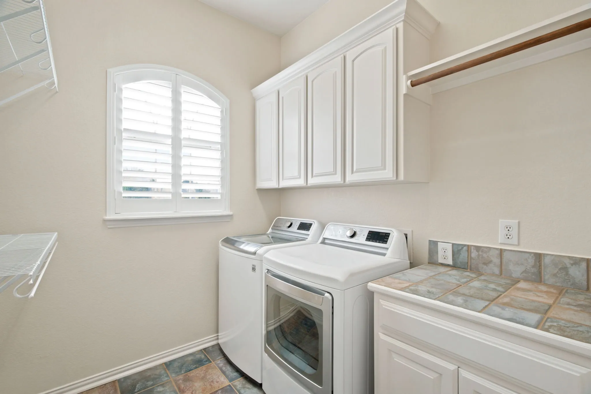 Single Family Residence For Sale in Denton County , 8470 Steeplechase Circle, Argyle, Texas 76226, 4 Bedroom, 4 Bathroom, 3 Garage spaces, 3,626 Sqft, built in 2002, mls#21339313, Real Estate Agent in Argyle, Homes For Sale in Denton county, Homes For Sale in Argyle, Realtor in Argyle Texas, Real Estate Brokerage Independent Realty Texas, Luminita Cordes Realtor