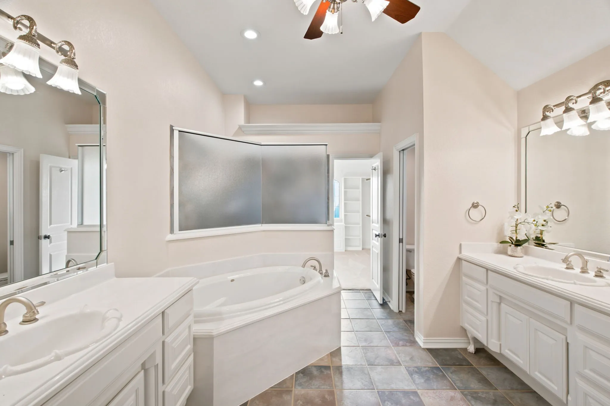 Single Family Residence For Sale in Denton County , 8470 Steeplechase Circle, Argyle, Texas 76226, 4 Bedroom, 4 Bathroom, 3 Garage spaces, 3,626 Sqft, built in 2002, mls#21339313, Real Estate Agent in Argyle, Homes For Sale in Denton county, Homes For Sale in Argyle, Realtor in Argyle Texas, Real Estate Brokerage Independent Realty Texas, Luminita Cordes Realtor