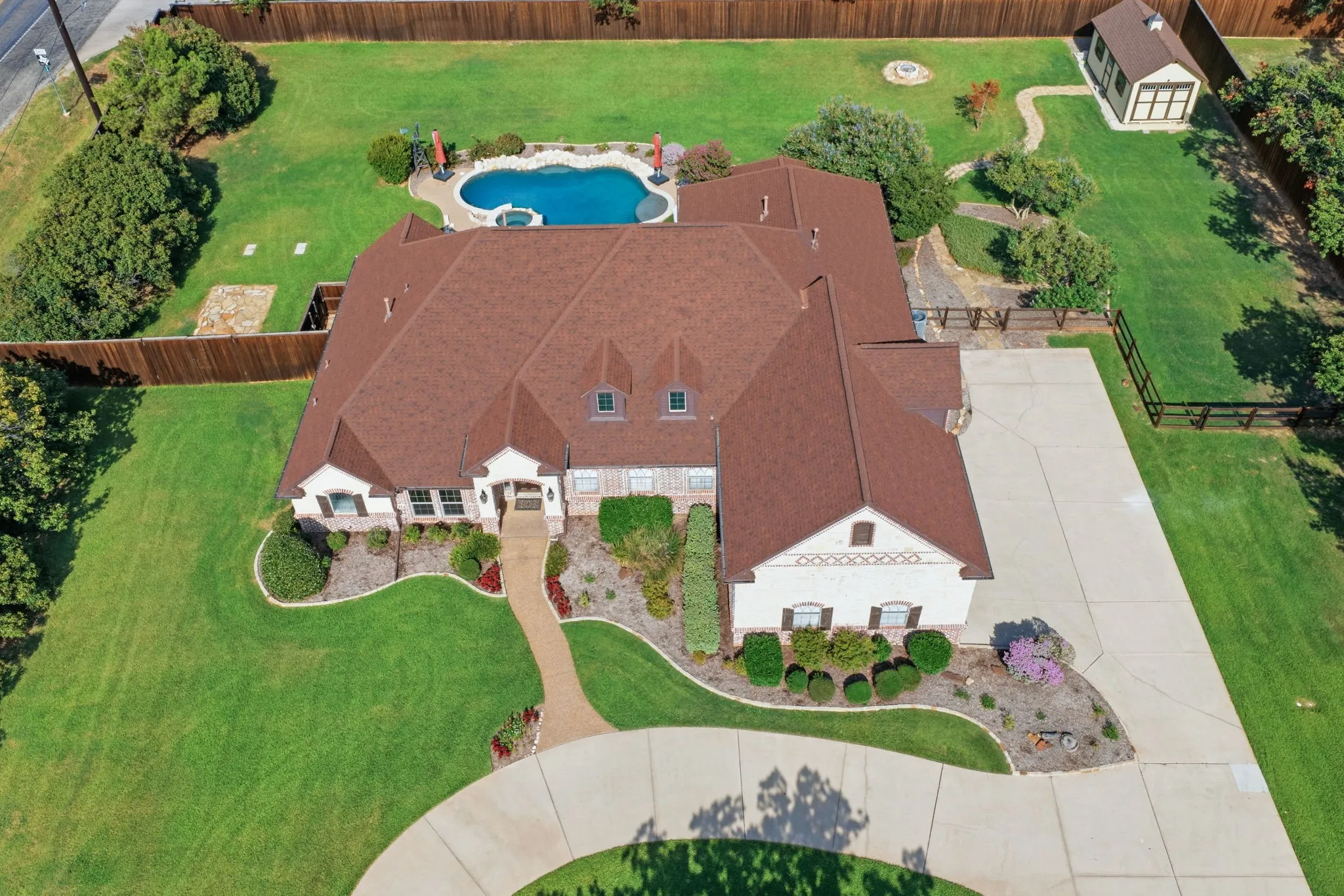 Single Family Residence For Sale in Denton County , 8470 Steeplechase Circle, Argyle, Texas 76226, 4 Bedroom, 4 Bathroom, 3 Garage spaces, 3,626 Sqft, built in 2002, mls#21339313, Real Estate Agent in Argyle, Homes For Sale in Denton county, Homes For Sale in Argyle, Realtor in Argyle Texas, Real Estate Brokerage Independent Realty Texas, Luminita Cordes Realtor