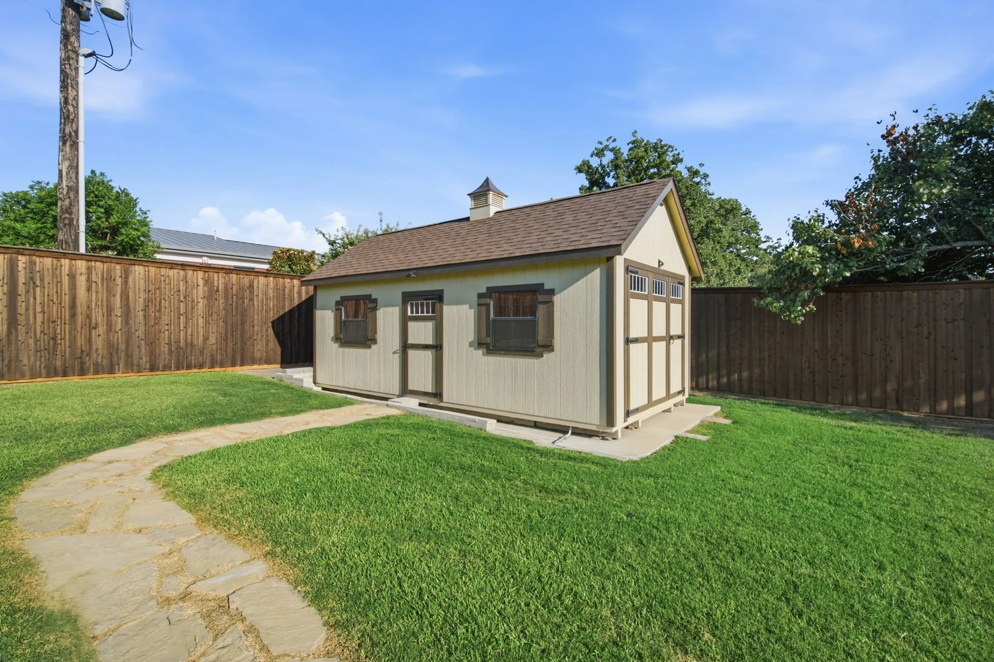 Single Family Residence For Sale in Denton County , 8470 Steeplechase Circle, Argyle, Texas 76226, 4 Bedroom, 4 Bathroom, 3 Garage spaces, 3,626 Sqft, built in 2002, mls#21339313, Real Estate Agent in Argyle, Homes For Sale in Denton county, Homes For Sale in Argyle, Realtor in Argyle Texas, Real Estate Brokerage Independent Realty Texas, Luminita Cordes Realtor