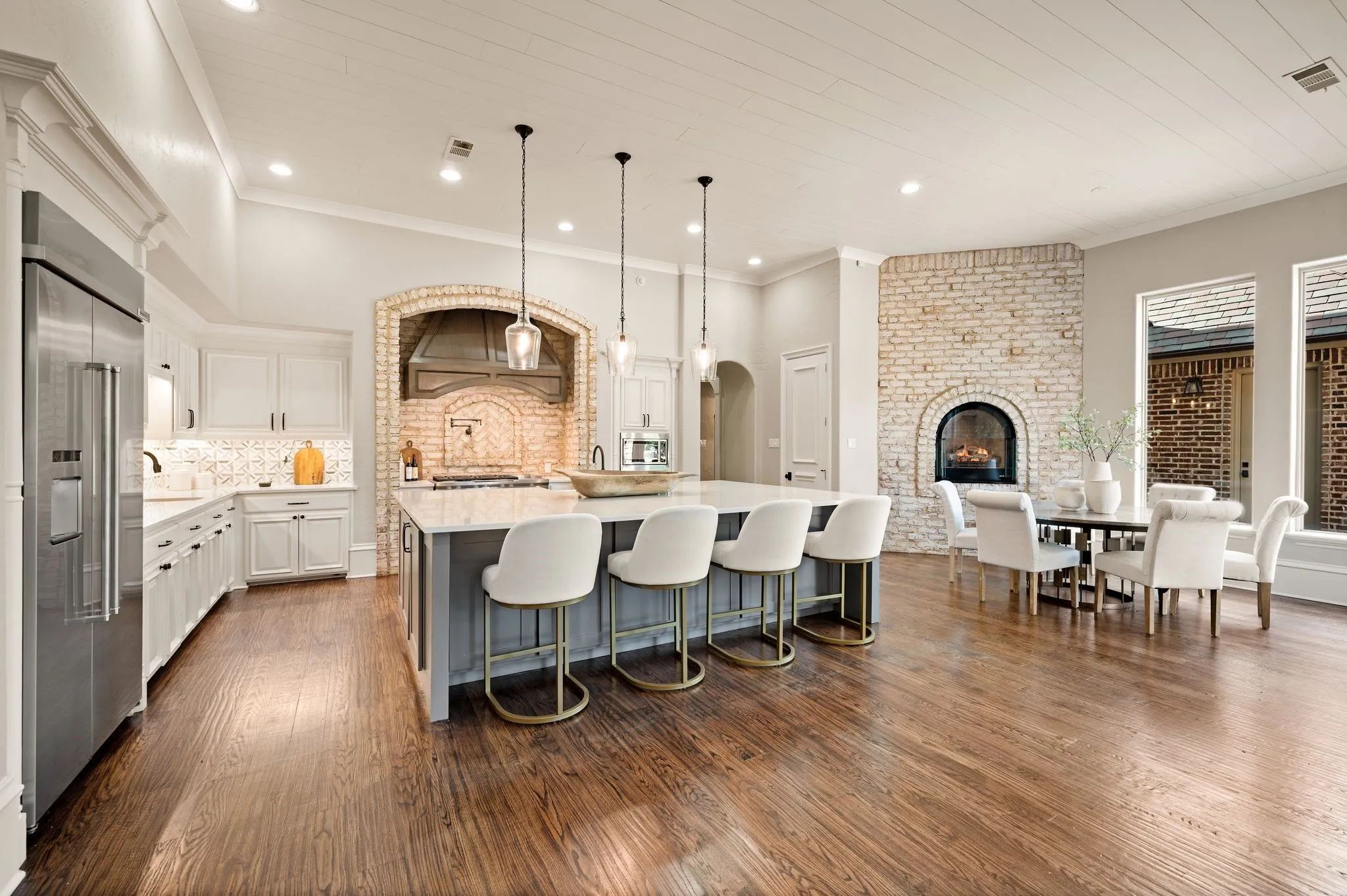 Single Family Residence For Sale in Denton County , 1609 Noble Way, Flower Mound, Texas 75022, 7 Bedroom, 9 Bathroom, 3 Garage spaces, 10,441 Sqft, built in 2005, mls#21338786, Real Estate Agent in Flower Mound, Homes For Sale in Denton county, Homes For Sale in Flower Mound, Realtor in Flower Mound Texas, Real Estate Brokerage Independent Realty Texas, Luminita Cordes Realtor