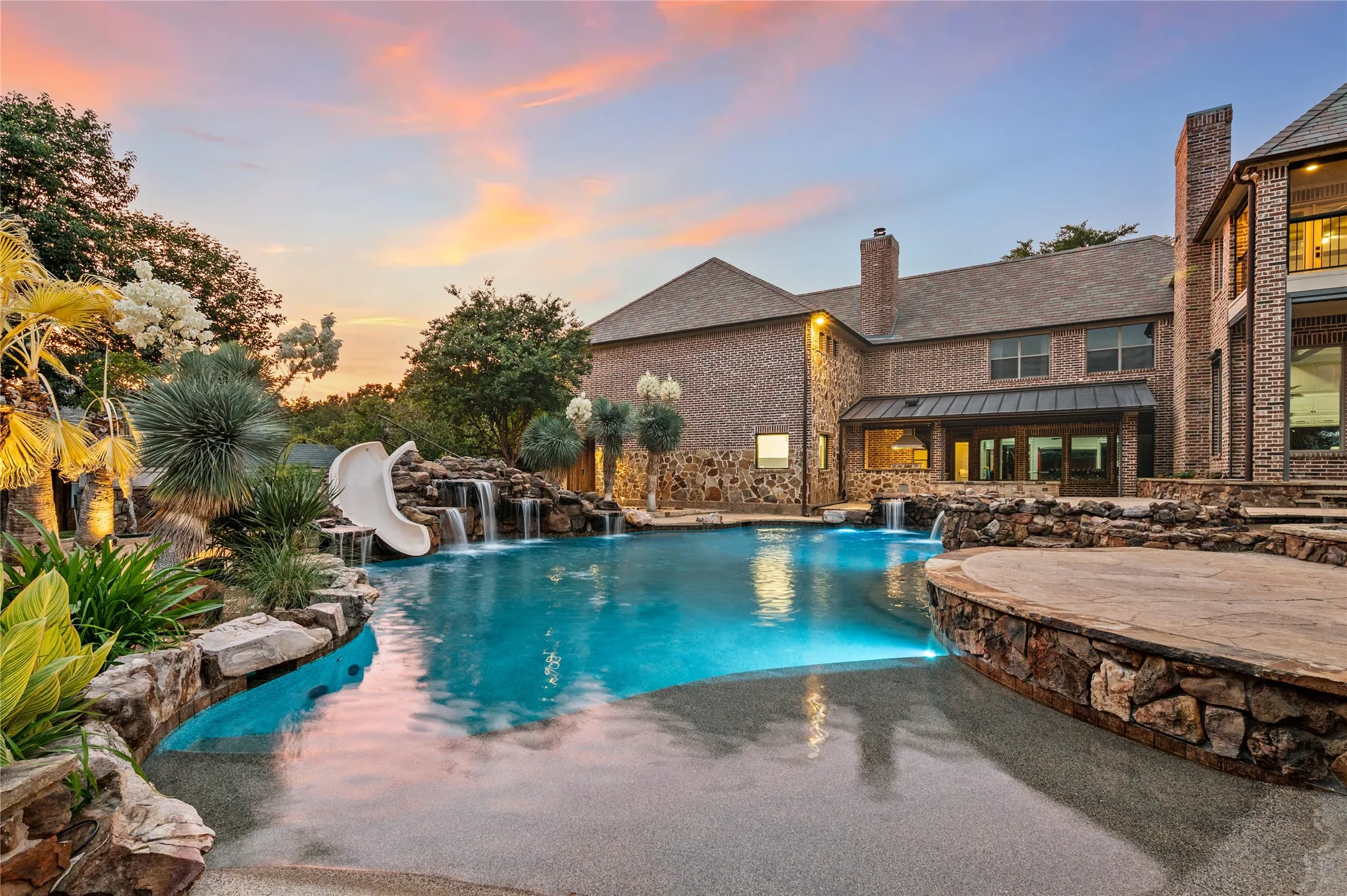 Single Family Residence For Sale in Denton County , 1609 Noble Way, Flower Mound, Texas 75022, 7 Bedroom, 9 Bathroom, 3 Garage spaces, 10,441 Sqft, built in 2005, mls#21338786, Real Estate Agent in Flower Mound, Homes For Sale in Denton county, Homes For Sale in Flower Mound, Realtor in Flower Mound Texas, Real Estate Brokerage Independent Realty Texas, Luminita Cordes Realtor