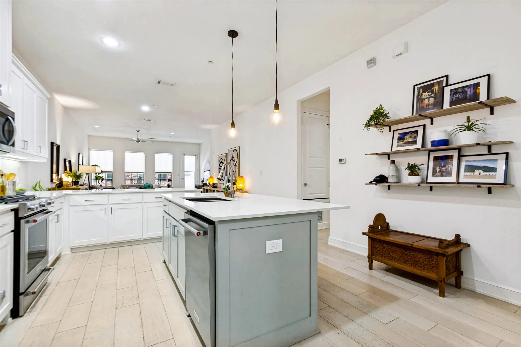 Center island for serving and entertaining!