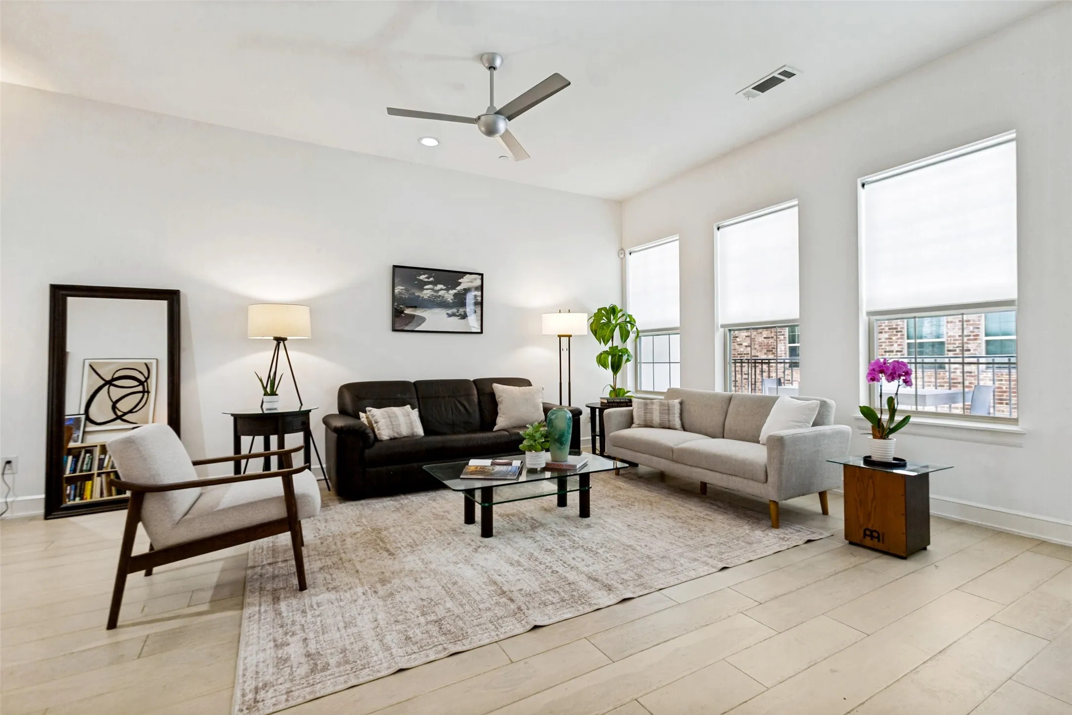 Condominium For Sale in Dallas County , 5015 Meridian Lane 1106, Addison, Texas 75001, 3 Bedroom, 3 Bathroom, 2 Garage spaces, 2,002 Sqft, built in 2016, mls#21339315, Real Estate Agent in Addison, Homes For Sale in Dallas county, Homes For Sale in Addison, Realtor in Addison Texas, Real Estate Brokerage Independent Realty Texas, Luminita Cordes Realtor