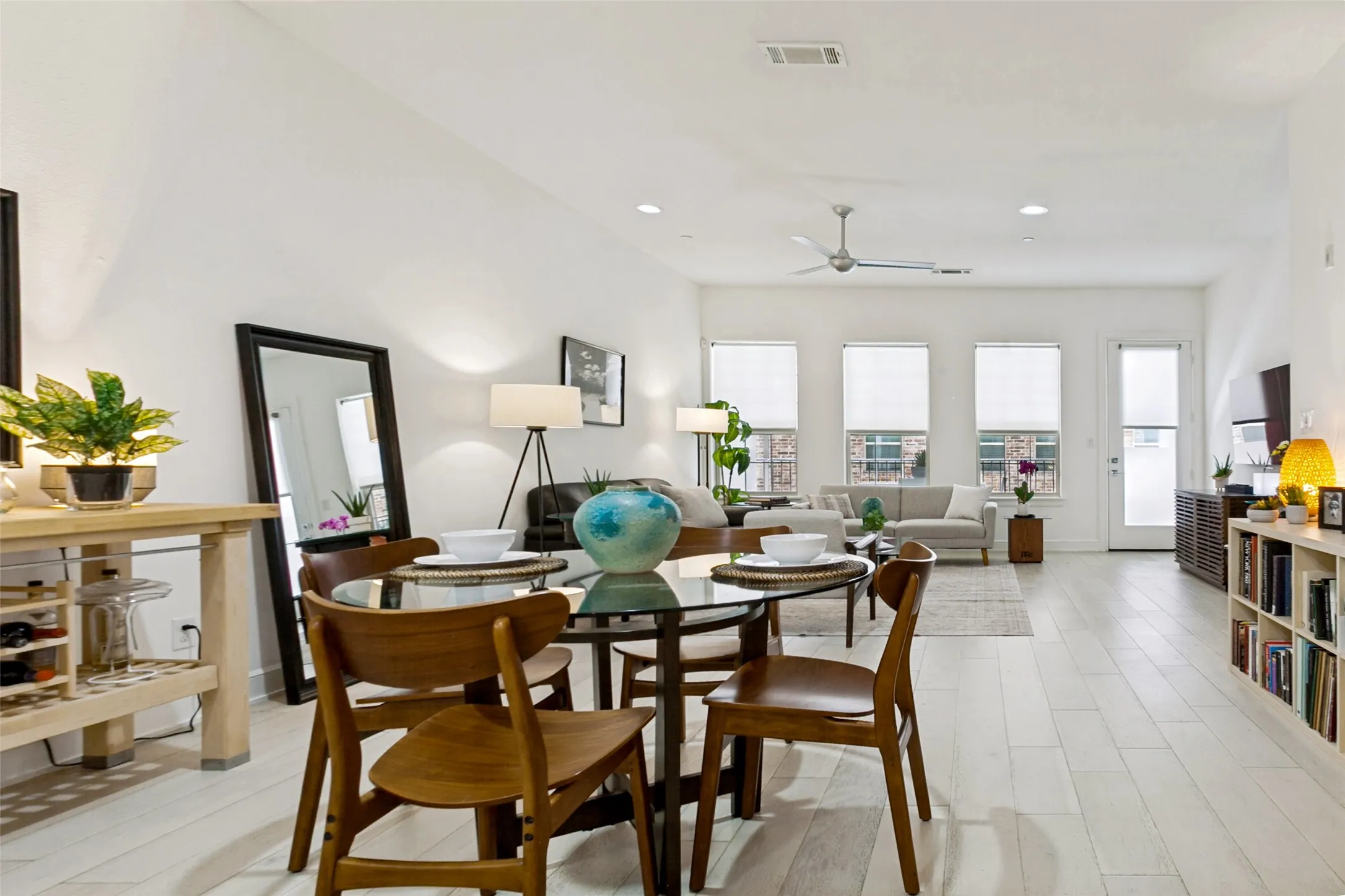 One level living with room to breathe!