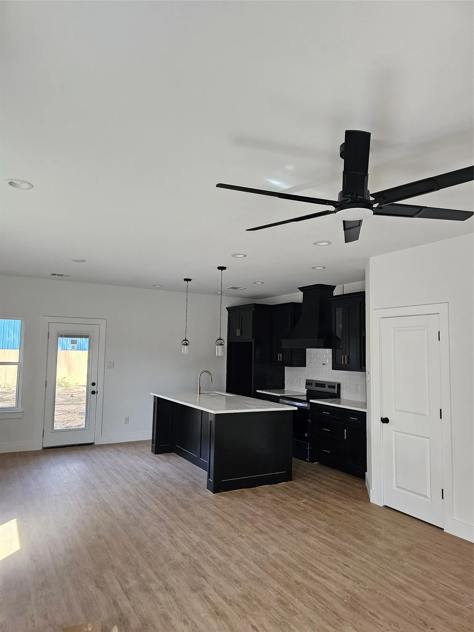 Townhouse For Sale in Dallas County , 5031 Colonial Avenue, Dallas, Texas 75215, 3 Bedroom, 3 Bathroom, 2 Garage spaces, 1,725 Sqft, built in 2026, mls#21339239, Real Estate Agent in Dallas, Homes For Sale in Dallas county, Homes For Sale in Dallas, Realtor in Dallas Texas, Real Estate Brokerage Independent Realty Texas, Luminita Cordes Realtor