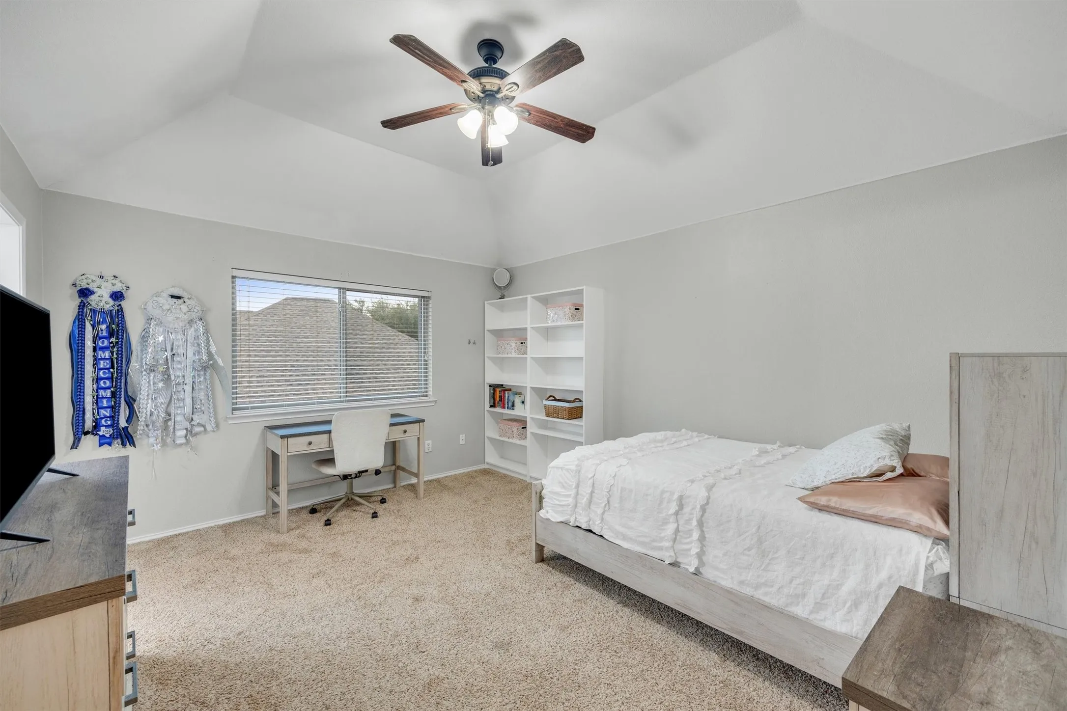 Single Family Residence For Sale in Denton County , 3837 Erath Drive, Carrollton, Texas 75010, 5 Bedroom, 4 Bathroom, 2 Garage spaces, 4,005 Sqft, built in 1999, mls#21339296, Real Estate Agent in Carrollton, Homes For Sale in Denton county, Homes For Sale in Carrollton, Realtor in Carrollton Texas, Real Estate Brokerage Independent Realty Texas, Luminita Cordes Realtor