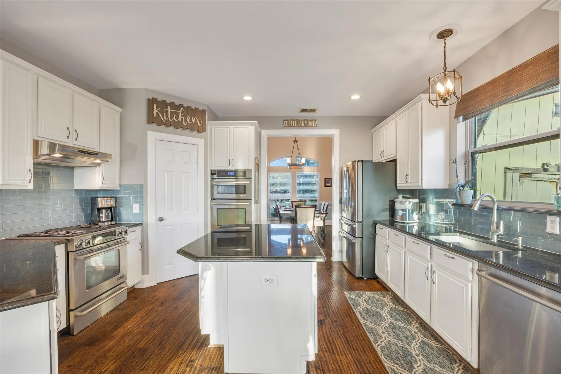 Single Family Residence For Sale in Denton County , 3837 Erath Drive, Carrollton, Texas 75010, 5 Bedroom, 4 Bathroom, 2 Garage spaces, 4,005 Sqft, built in 1999, mls#21339296, Real Estate Agent in Carrollton, Homes For Sale in Denton county, Homes For Sale in Carrollton, Realtor in Carrollton Texas, Real Estate Brokerage Independent Realty Texas, Luminita Cordes Realtor