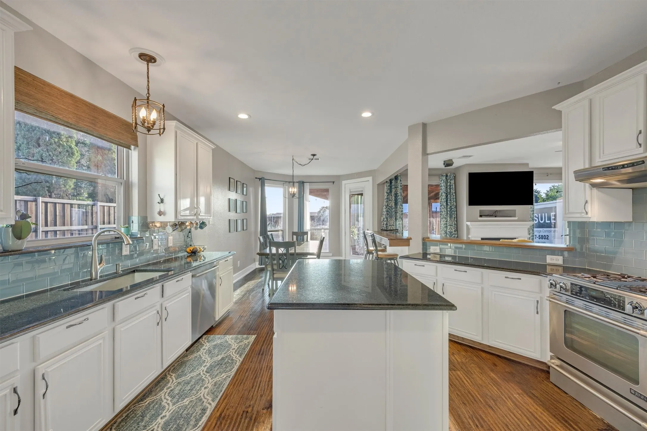 Single Family Residence For Sale in Denton County , 3837 Erath Drive, Carrollton, Texas 75010, 5 Bedroom, 4 Bathroom, 2 Garage spaces, 4,005 Sqft, built in 1999, mls#21339296, Real Estate Agent in Carrollton, Homes For Sale in Denton county, Homes For Sale in Carrollton, Realtor in Carrollton Texas, Real Estate Brokerage Independent Realty Texas, Luminita Cordes Realtor