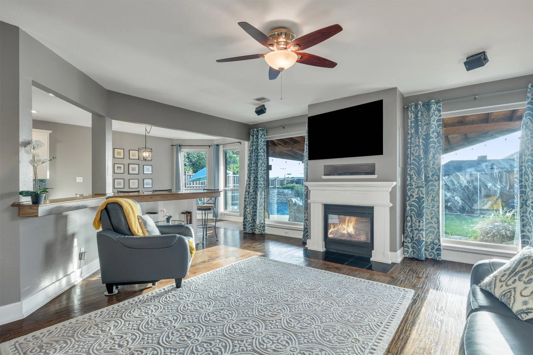 Single Family Residence For Sale in Denton County , 3837 Erath Drive, Carrollton, Texas 75010, 5 Bedroom, 4 Bathroom, 2 Garage spaces, 4,005 Sqft, built in 1999, mls#21339296, Real Estate Agent in Carrollton, Homes For Sale in Denton county, Homes For Sale in Carrollton, Realtor in Carrollton Texas, Real Estate Brokerage Independent Realty Texas, Luminita Cordes Realtor