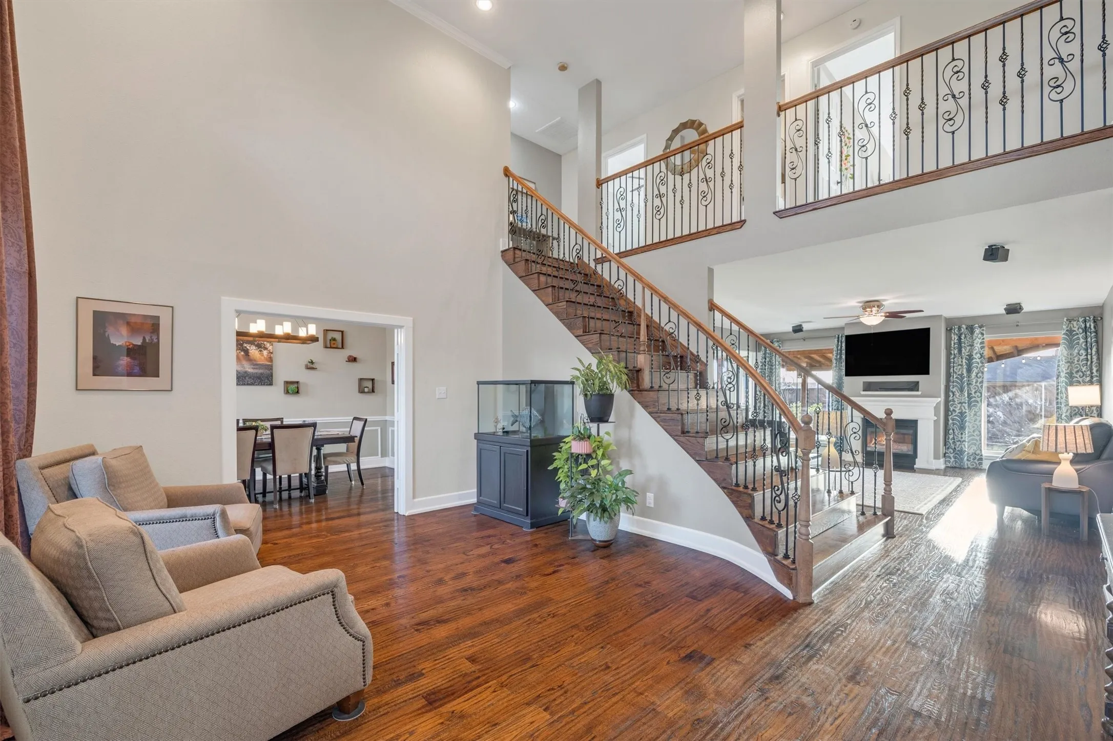 Single Family Residence For Sale in Denton County , 3837 Erath Drive, Carrollton, Texas 75010, 5 Bedroom, 4 Bathroom, 2 Garage spaces, 4,005 Sqft, built in 1999, mls#21339296, Real Estate Agent in Carrollton, Homes For Sale in Denton county, Homes For Sale in Carrollton, Realtor in Carrollton Texas, Real Estate Brokerage Independent Realty Texas, Luminita Cordes Realtor