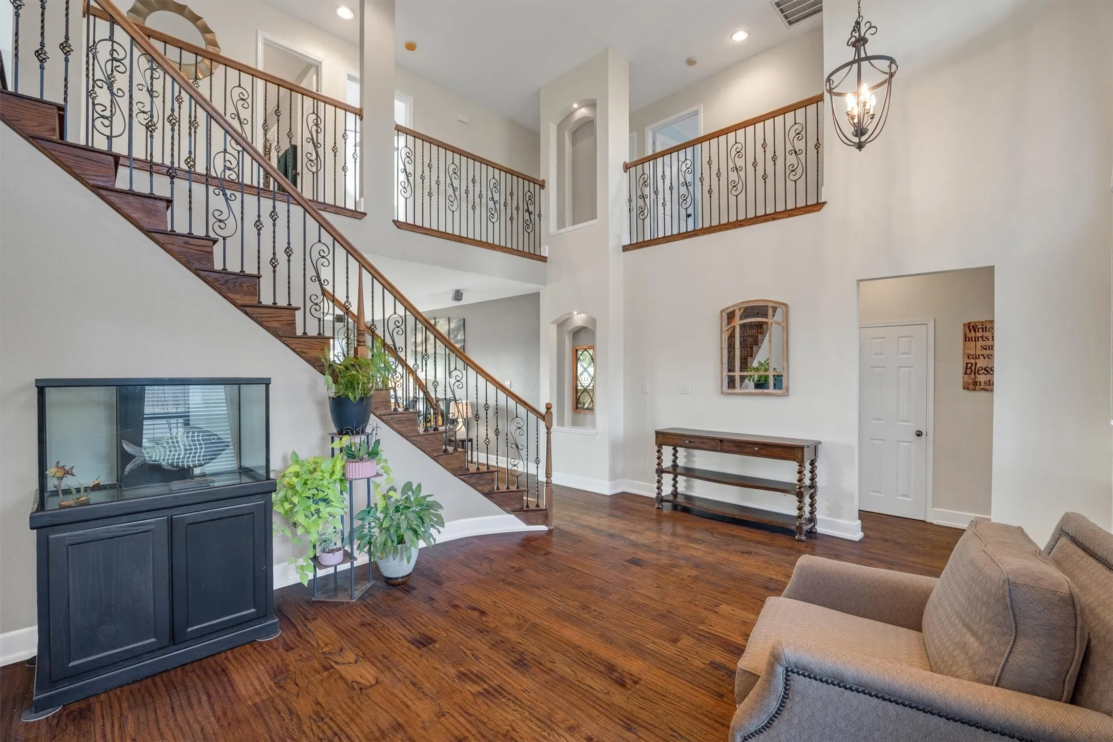 Single Family Residence For Sale in Denton County , 3837 Erath Drive, Carrollton, Texas 75010, 5 Bedroom, 4 Bathroom, 2 Garage spaces, 4,005 Sqft, built in 1999, mls#21339296, Real Estate Agent in Carrollton, Homes For Sale in Denton county, Homes For Sale in Carrollton, Realtor in Carrollton Texas, Real Estate Brokerage Independent Realty Texas, Luminita Cordes Realtor