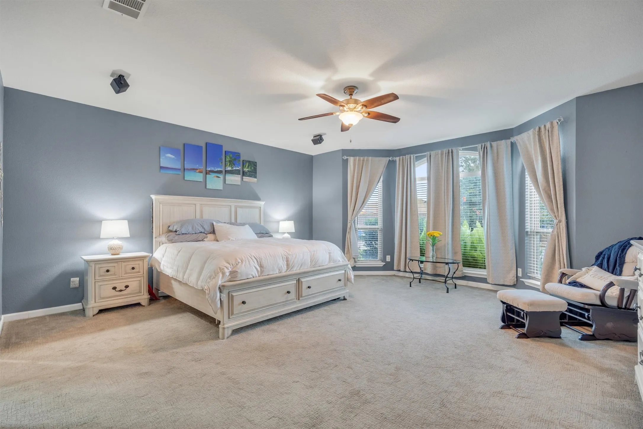 Single Family Residence For Sale in Denton County , 3837 Erath Drive, Carrollton, Texas 75010, 5 Bedroom, 4 Bathroom, 2 Garage spaces, 4,005 Sqft, built in 1999, mls#21339296, Real Estate Agent in Carrollton, Homes For Sale in Denton county, Homes For Sale in Carrollton, Realtor in Carrollton Texas, Real Estate Brokerage Independent Realty Texas, Luminita Cordes Realtor