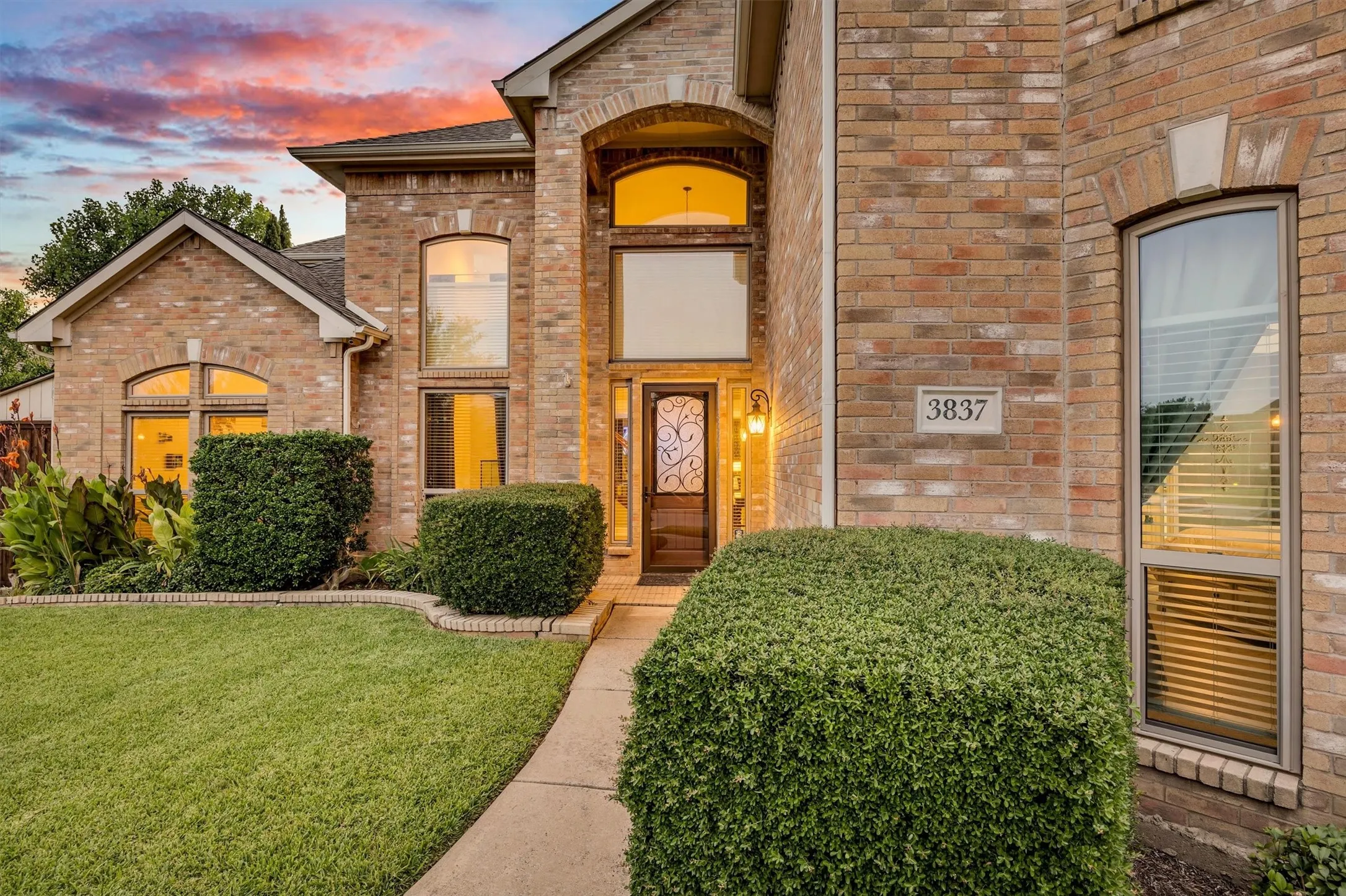 Single Family Residence For Sale in Denton County , 3837 Erath Drive, Carrollton, Texas 75010, 5 Bedroom, 4 Bathroom, 2 Garage spaces, 4,005 Sqft, built in 1999, mls#21339296, Real Estate Agent in Carrollton, Homes For Sale in Denton county, Homes For Sale in Carrollton, Realtor in Carrollton Texas, Real Estate Brokerage Independent Realty Texas, Luminita Cordes Realtor