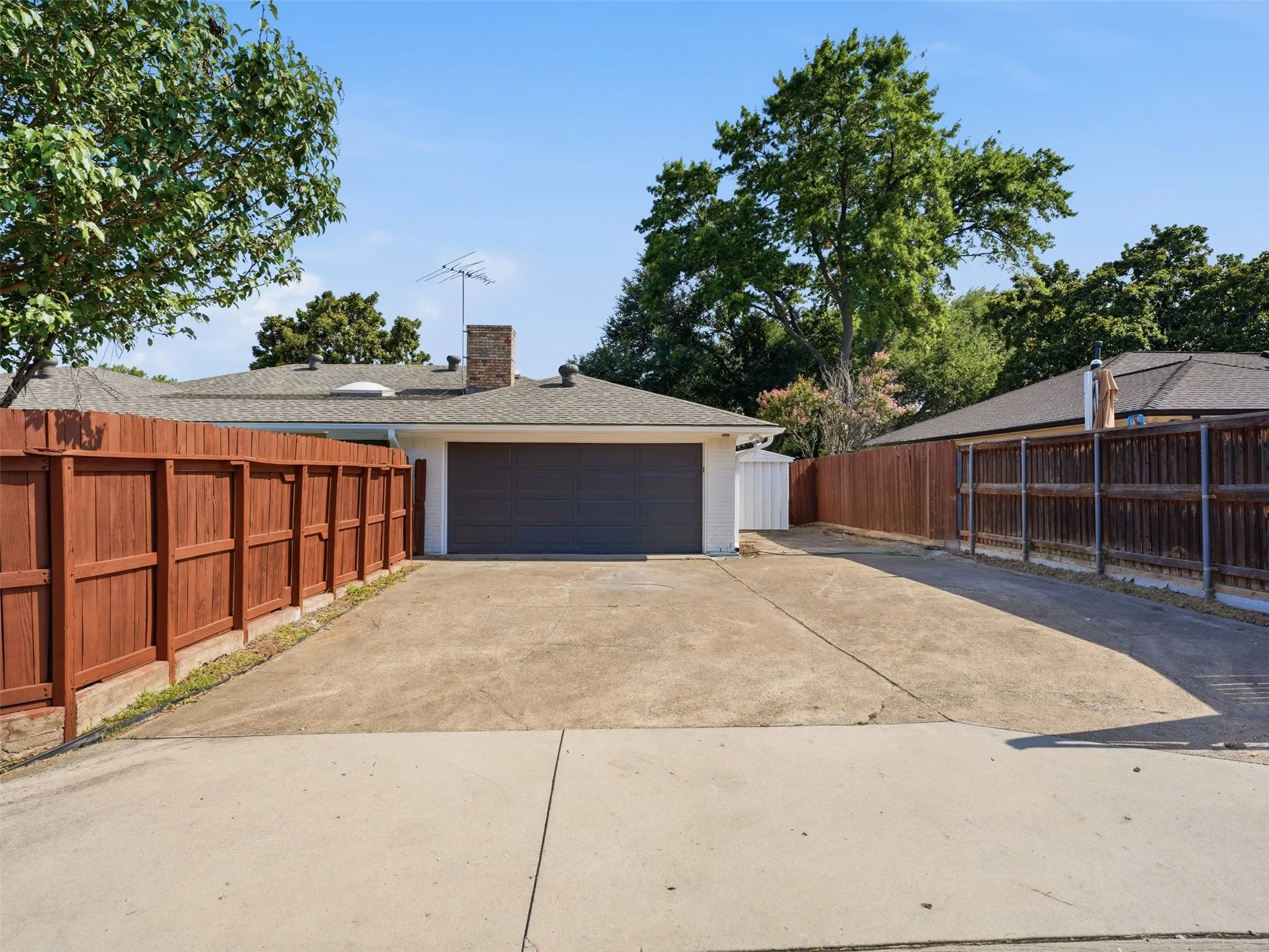 Single Family Residence For Sale in Collin County , 2369 Claridge Circle, Plano, Texas 75075, 4 Bedroom, 3 Bathroom, 2 Garage spaces, 2,356 Sqft, built in 1973, mls#21339343, Real Estate Agent in Plano, Homes For Sale in Collin county, Homes For Sale in Plano, Realtor in Plano Texas, Real Estate Brokerage Independent Realty Texas, Luminita Cordes Realtor
