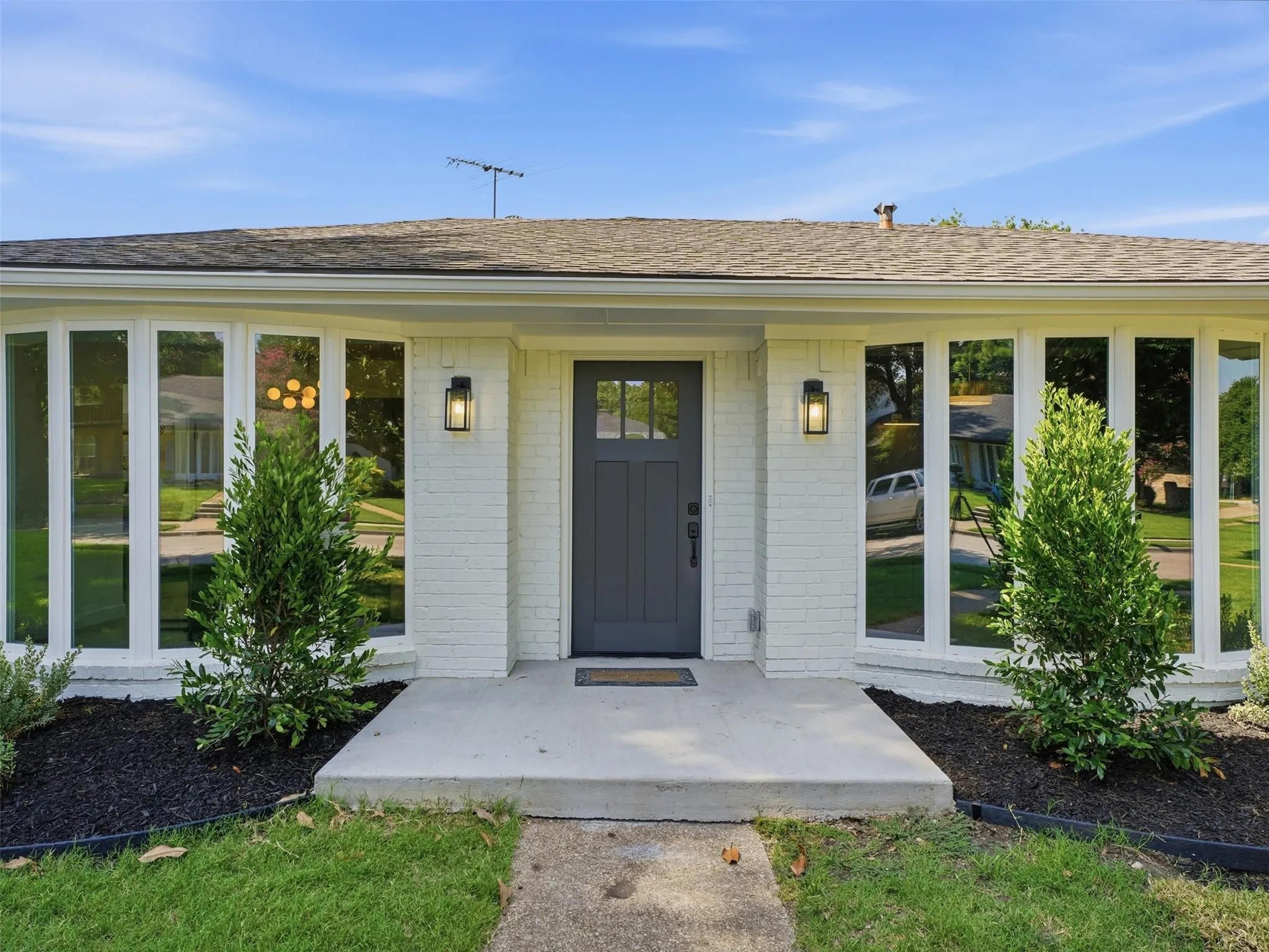 Single Family Residence For Sale in Collin County , 2369 Claridge Circle, Plano, Texas 75075, 4 Bedroom, 3 Bathroom, 2 Garage spaces, 2,356 Sqft, built in 1973, mls#21339343, Real Estate Agent in Plano, Homes For Sale in Collin county, Homes For Sale in Plano, Realtor in Plano Texas, Real Estate Brokerage Independent Realty Texas, Luminita Cordes Realtor