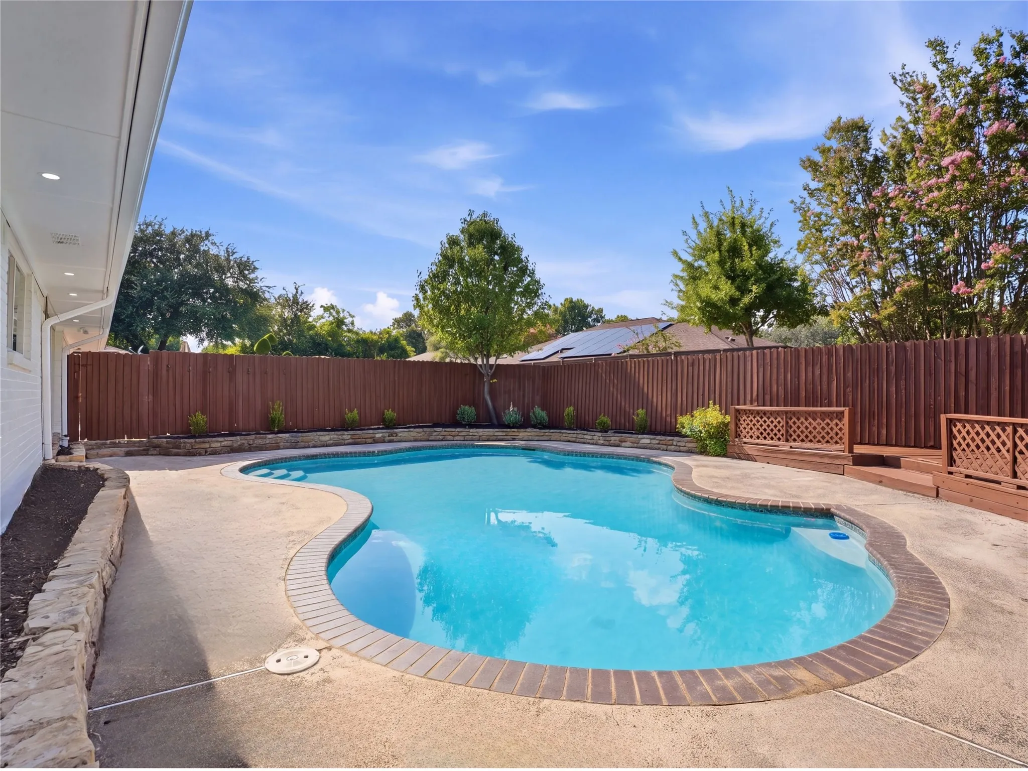 Single Family Residence For Sale in Collin County , 2369 Claridge Circle, Plano, Texas 75075, 4 Bedroom, 3 Bathroom, 2 Garage spaces, 2,356 Sqft, built in 1973, mls#21339343, Real Estate Agent in Plano, Homes For Sale in Collin county, Homes For Sale in Plano, Realtor in Plano Texas, Real Estate Brokerage Independent Realty Texas, Luminita Cordes Realtor