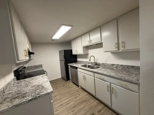 Apartment For Rent in Hood County , 1505 W Pearl Street 15, Granbury, Texas 76048, 2 Bedroom, 2 Bathroom, Garage spaces, 1,170 Sqft, built in 1977, mls#21339352, Real Estate Agent in Granbury, Homes For Rent in Hood county, Homes For Rent in Granbury, Realtor in Granbury Texas, Real Estate Brokerage Independent Realty Texas, Luminita Cordes Realtor