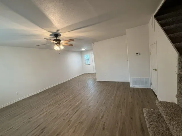 Apartment For Rent in Hood County , 1505 W Pearl Street 15, Granbury, Texas 76048, 2 Bedroom, 2 Bathroom, Garage spaces, 1,170 Sqft, built in 1977, mls#21339352, Real Estate Agent in Granbury, Homes For Rent in Hood county, Homes For Rent in Granbury, Realtor in Granbury Texas, Real Estate Brokerage Independent Realty Texas, Luminita Cordes Realtor