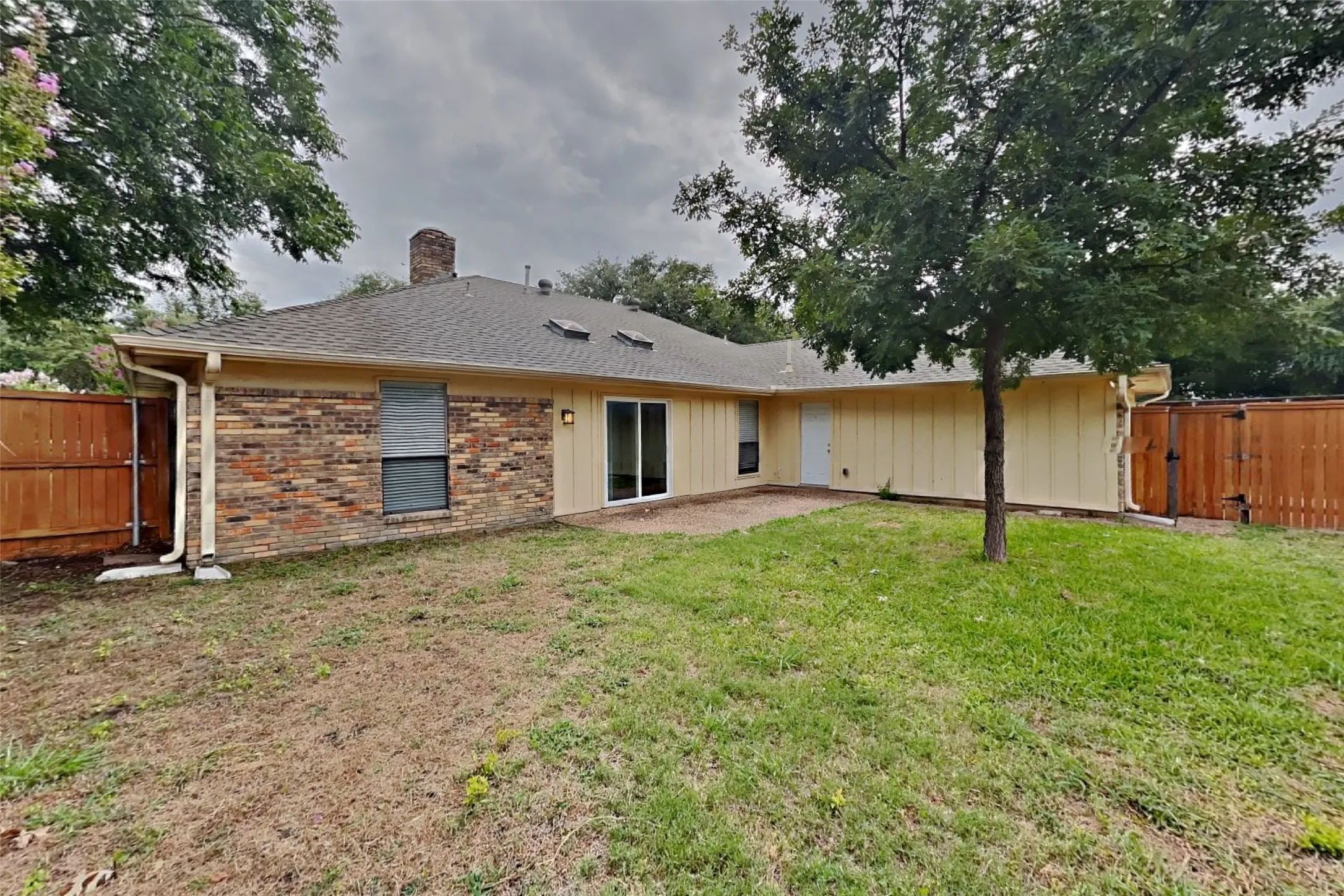 Single Family Residence For Rent in Collin County , 1809 Geneva Lane, Plano, Texas 75075, 3 Bedroom, 2 Bathroom, 2 Garage spaces, 2,080 Sqft, built in 1981, mls#21339328, Real Estate Agent in Plano, Homes For Rent in Collin county, Homes For Rent in Plano, Realtor in Plano Texas, Real Estate Brokerage Independent Realty Texas, Luminita Cordes Realtor