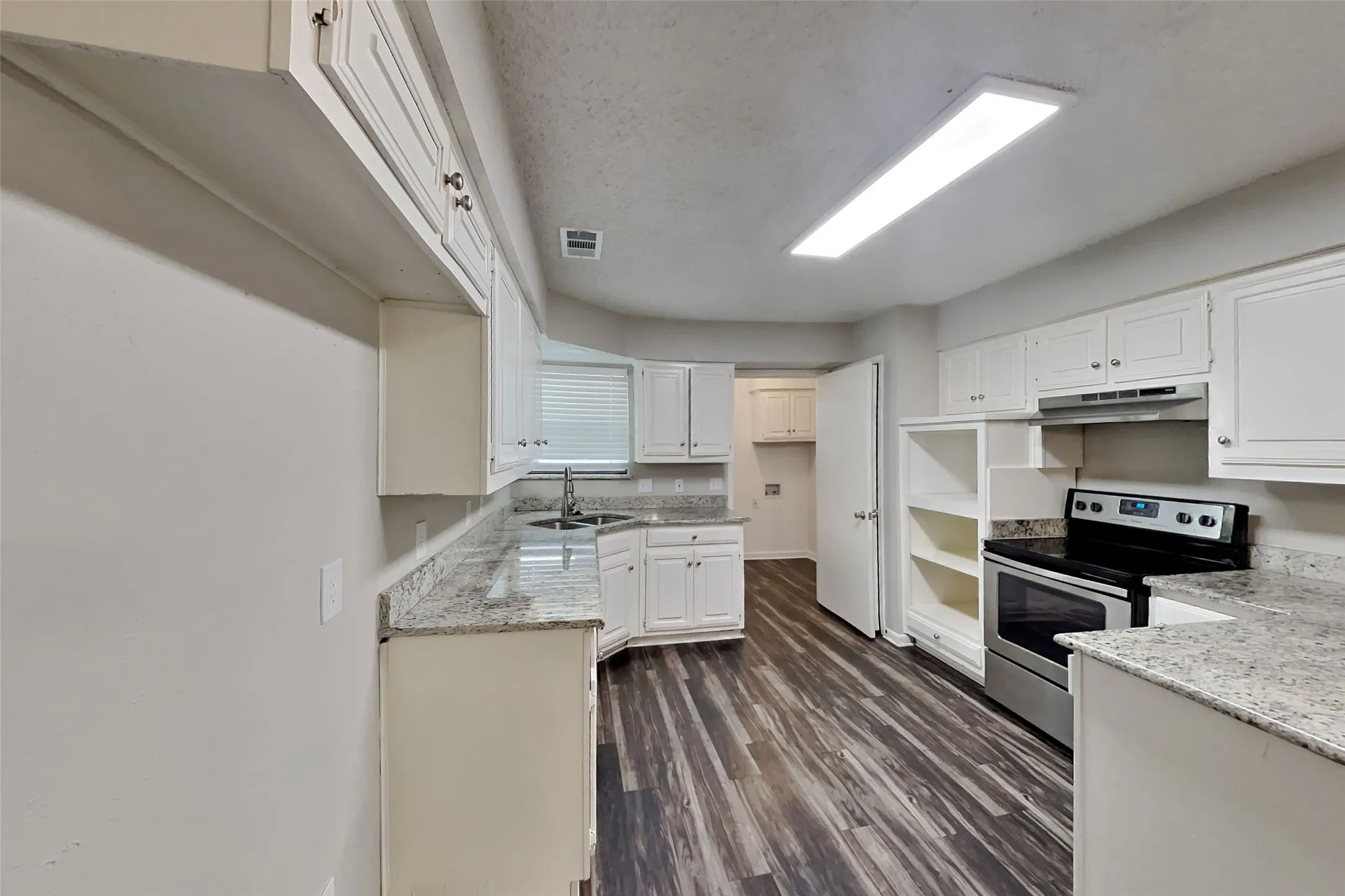 Single Family Residence For Rent in Collin County , 1809 Geneva Lane, Plano, Texas 75075, 3 Bedroom, 2 Bathroom, 2 Garage spaces, 2,080 Sqft, built in 1981, mls#21339328, Real Estate Agent in Plano, Homes For Rent in Collin county, Homes For Rent in Plano, Realtor in Plano Texas, Real Estate Brokerage Independent Realty Texas, Luminita Cordes Realtor