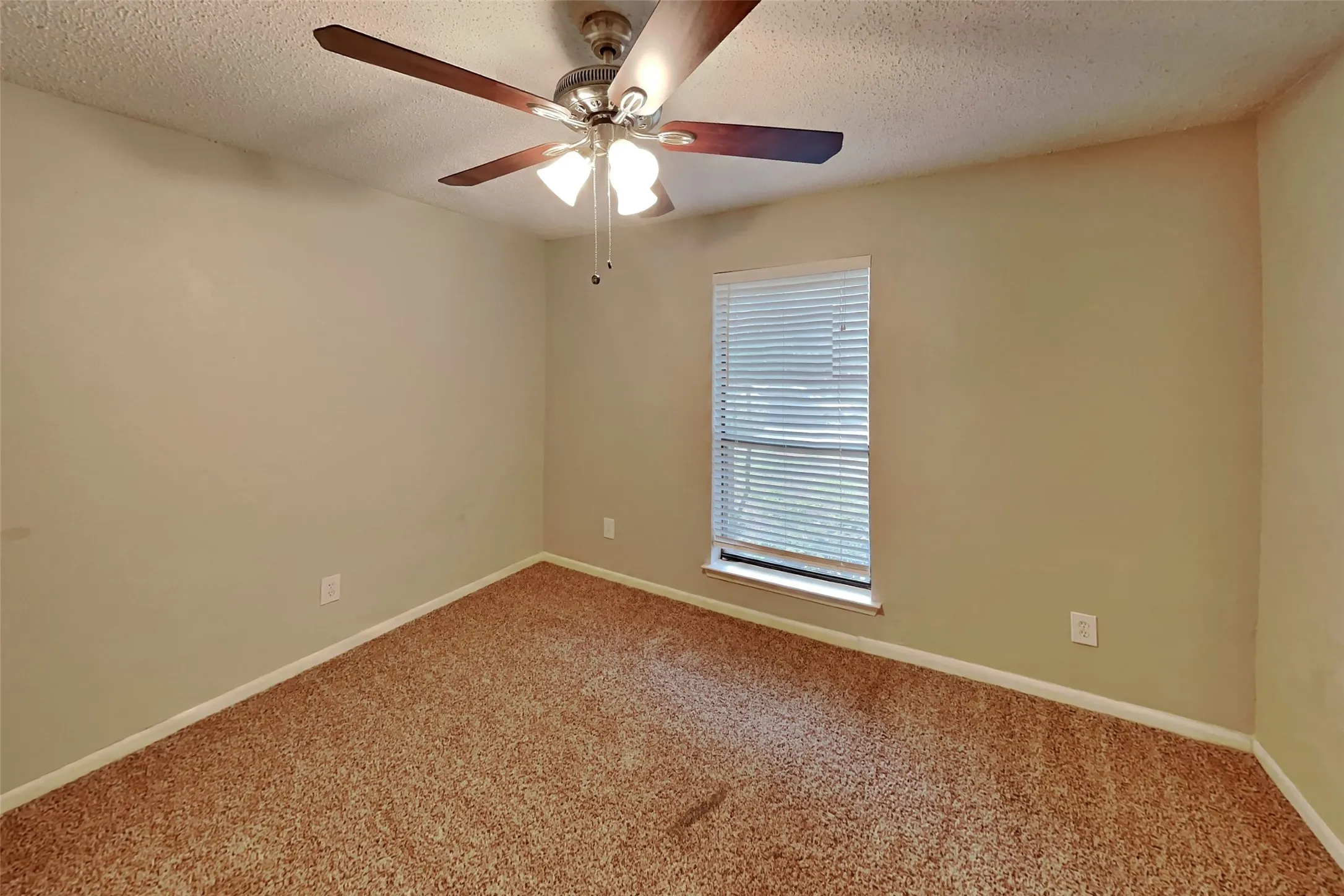 Single Family Residence For Rent in Collin County , 1809 Geneva Lane, Plano, Texas 75075, 3 Bedroom, 2 Bathroom, 2 Garage spaces, 2,080 Sqft, built in 1981, mls#21339328, Real Estate Agent in Plano, Homes For Rent in Collin county, Homes For Rent in Plano, Realtor in Plano Texas, Real Estate Brokerage Independent Realty Texas, Luminita Cordes Realtor