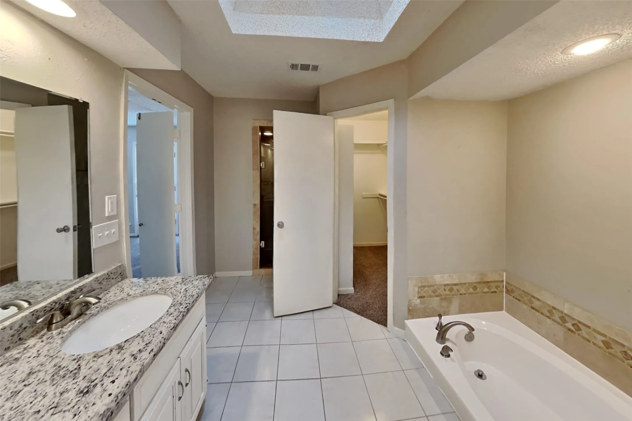 Single Family Residence For Rent in Collin County , 1809 Geneva Lane, Plano, Texas 75075, 3 Bedroom, 2 Bathroom, 2 Garage spaces, 2,080 Sqft, built in 1981, mls#21339328, Real Estate Agent in Plano, Homes For Rent in Collin county, Homes For Rent in Plano, Realtor in Plano Texas, Real Estate Brokerage Independent Realty Texas, Luminita Cordes Realtor