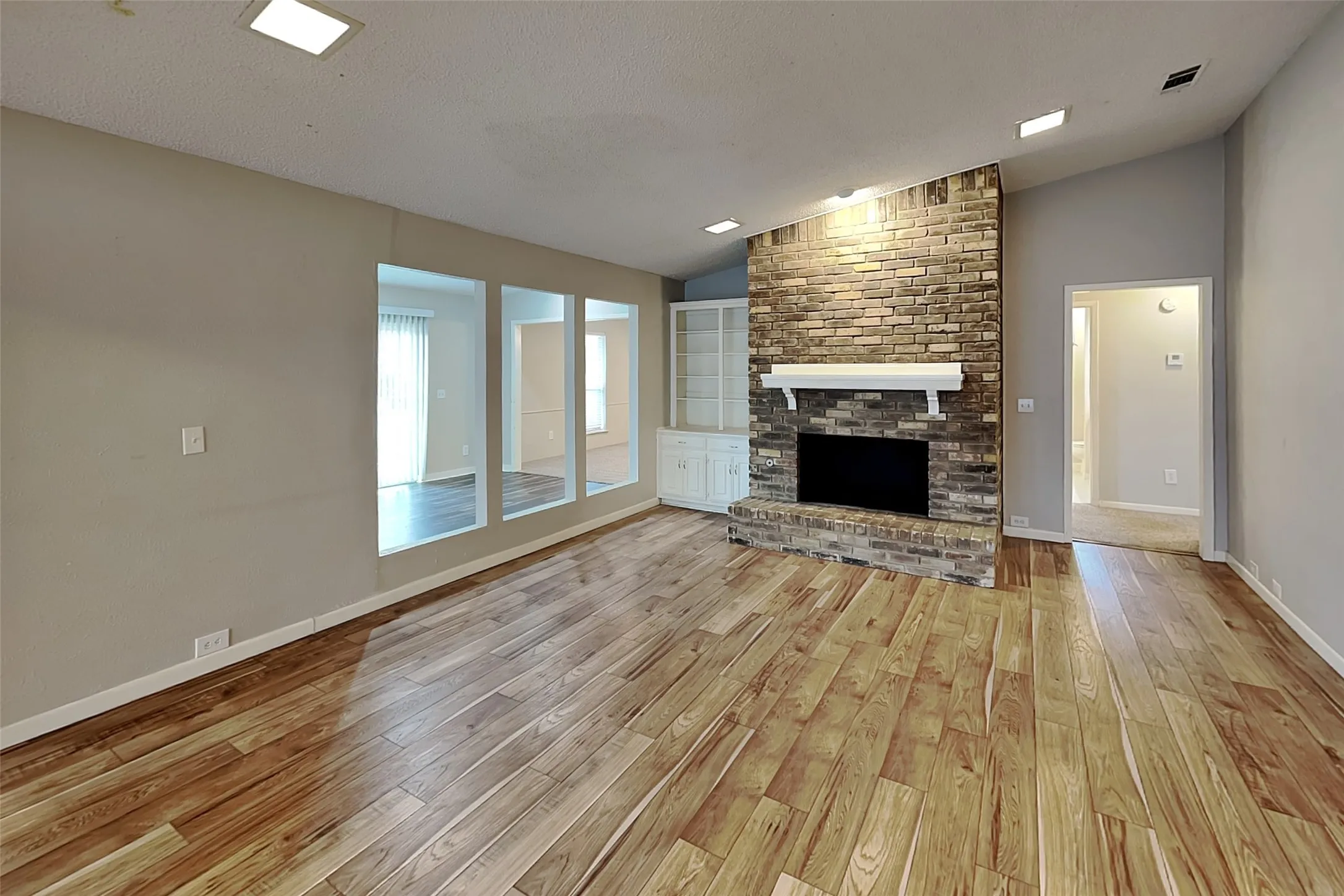 Single Family Residence For Rent in Collin County , 1809 Geneva Lane, Plano, Texas 75075, 3 Bedroom, 2 Bathroom, 2 Garage spaces, 2,080 Sqft, built in 1981, mls#21339328, Real Estate Agent in Plano, Homes For Rent in Collin county, Homes For Rent in Plano, Realtor in Plano Texas, Real Estate Brokerage Independent Realty Texas, Luminita Cordes Realtor