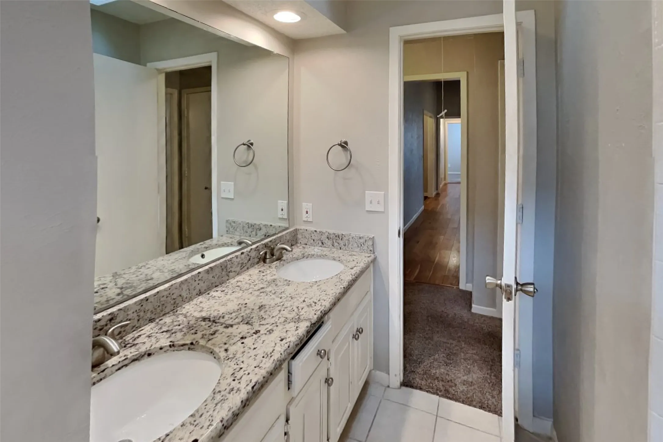 Single Family Residence For Rent in Collin County , 1809 Geneva Lane, Plano, Texas 75075, 3 Bedroom, 2 Bathroom, 2 Garage spaces, 2,080 Sqft, built in 1981, mls#21339328, Real Estate Agent in Plano, Homes For Rent in Collin county, Homes For Rent in Plano, Realtor in Plano Texas, Real Estate Brokerage Independent Realty Texas, Luminita Cordes Realtor