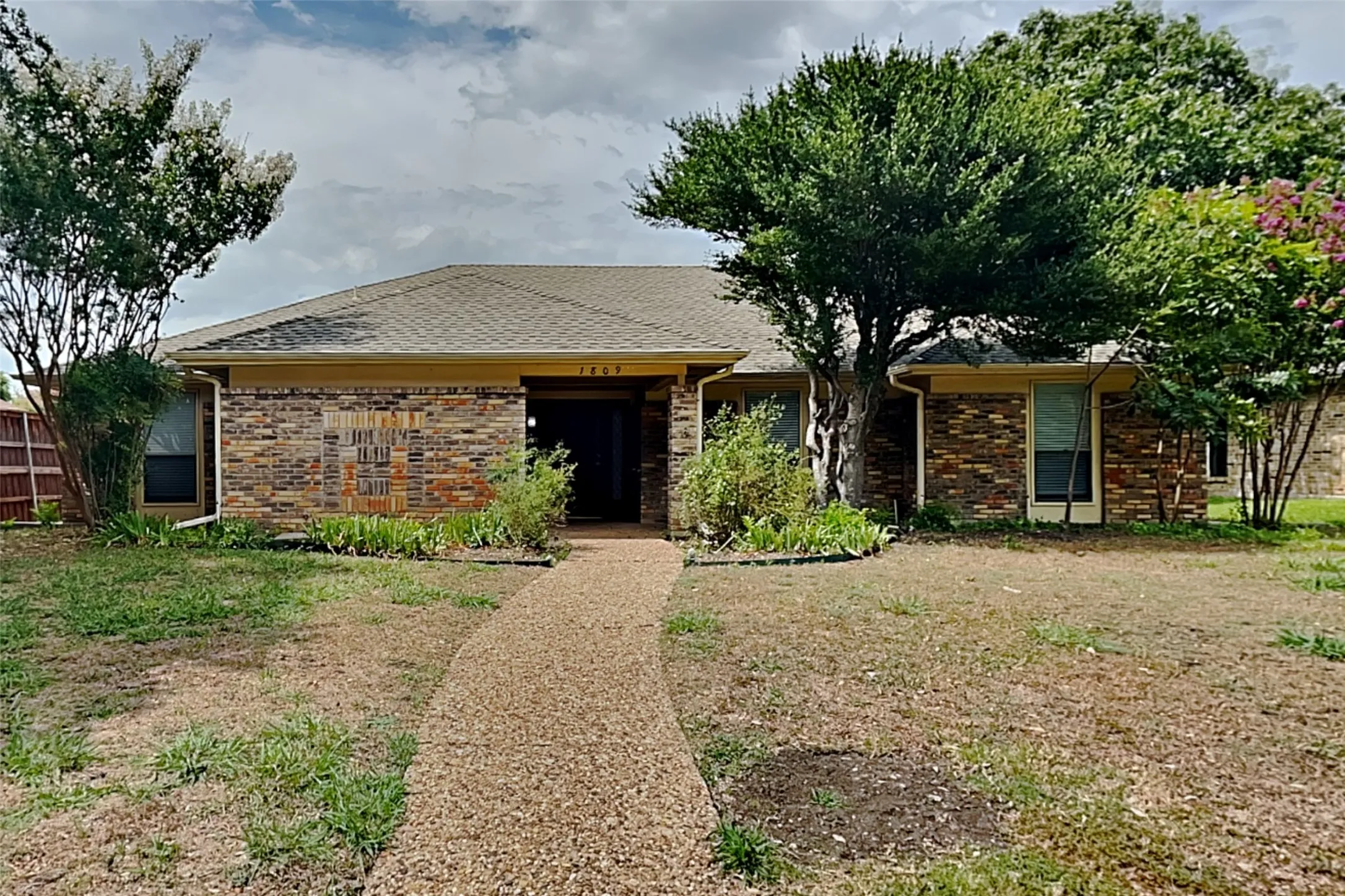 Single Family Residence For Rent in Collin County , 1809 Geneva Lane, Plano, Texas 75075, 3 Bedroom, 2 Bathroom, 2 Garage spaces, 2,080 Sqft, built in 1981, mls#21339328, Real Estate Agent in Plano, Homes For Rent in Collin county, Homes For Rent in Plano, Realtor in Plano Texas, Real Estate Brokerage Independent Realty Texas, Luminita Cordes Realtor