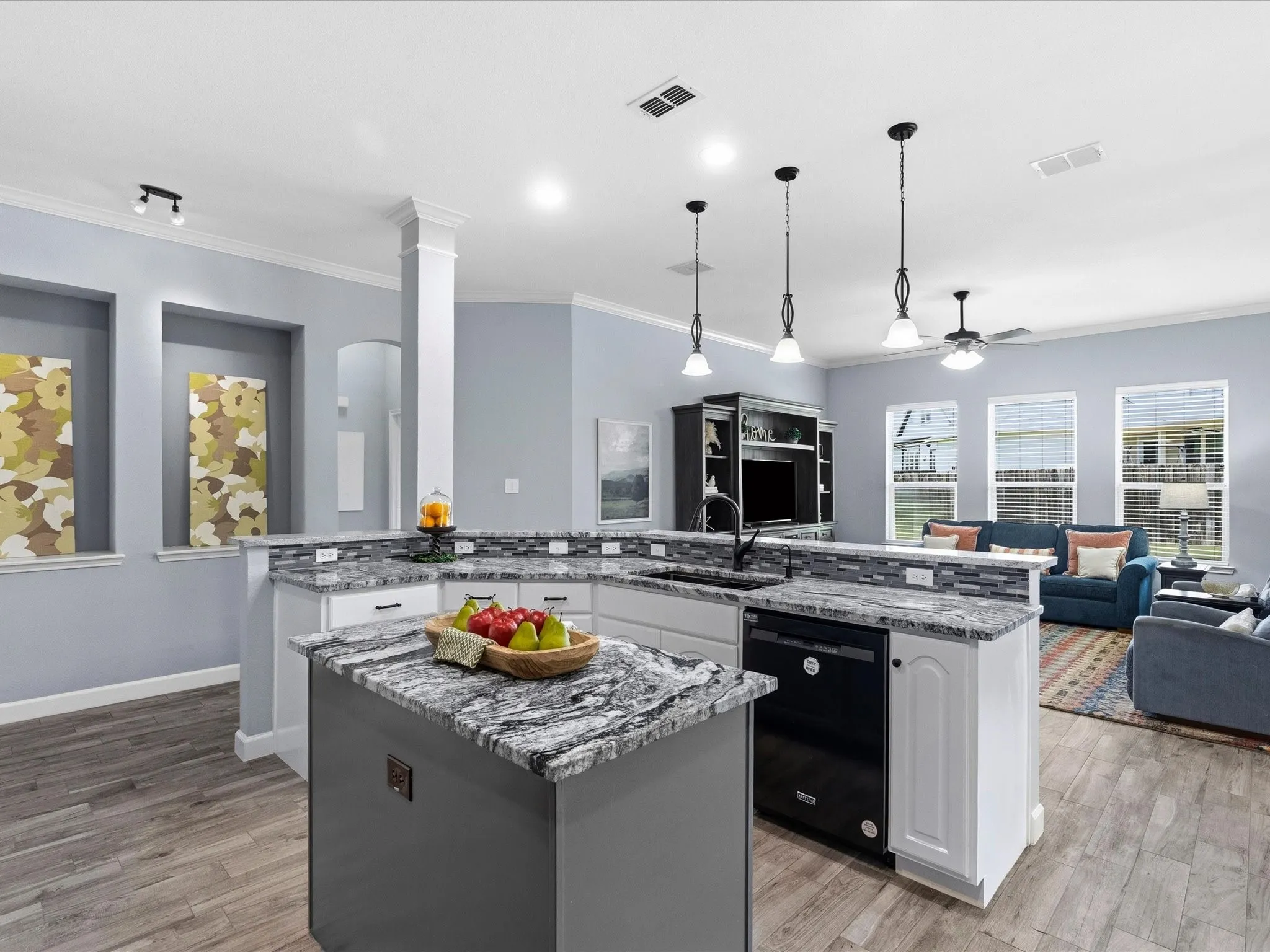 Single Family Residence For Sale in Tarrant County , 5845 Lamb Creek Drive, Fort Worth, Texas 76179, 4 Bedroom, 2 Bathroom, 2 Garage spaces, 2,487 Sqft, built in 2005, mls#21338931, Real Estate Agent in Fort Worth, Homes For Sale in Tarrant county, Homes For Sale in Fort Worth, Realtor in Fort Worth Texas, Real Estate Brokerage Independent Realty Texas, Luminita Cordes Realtor