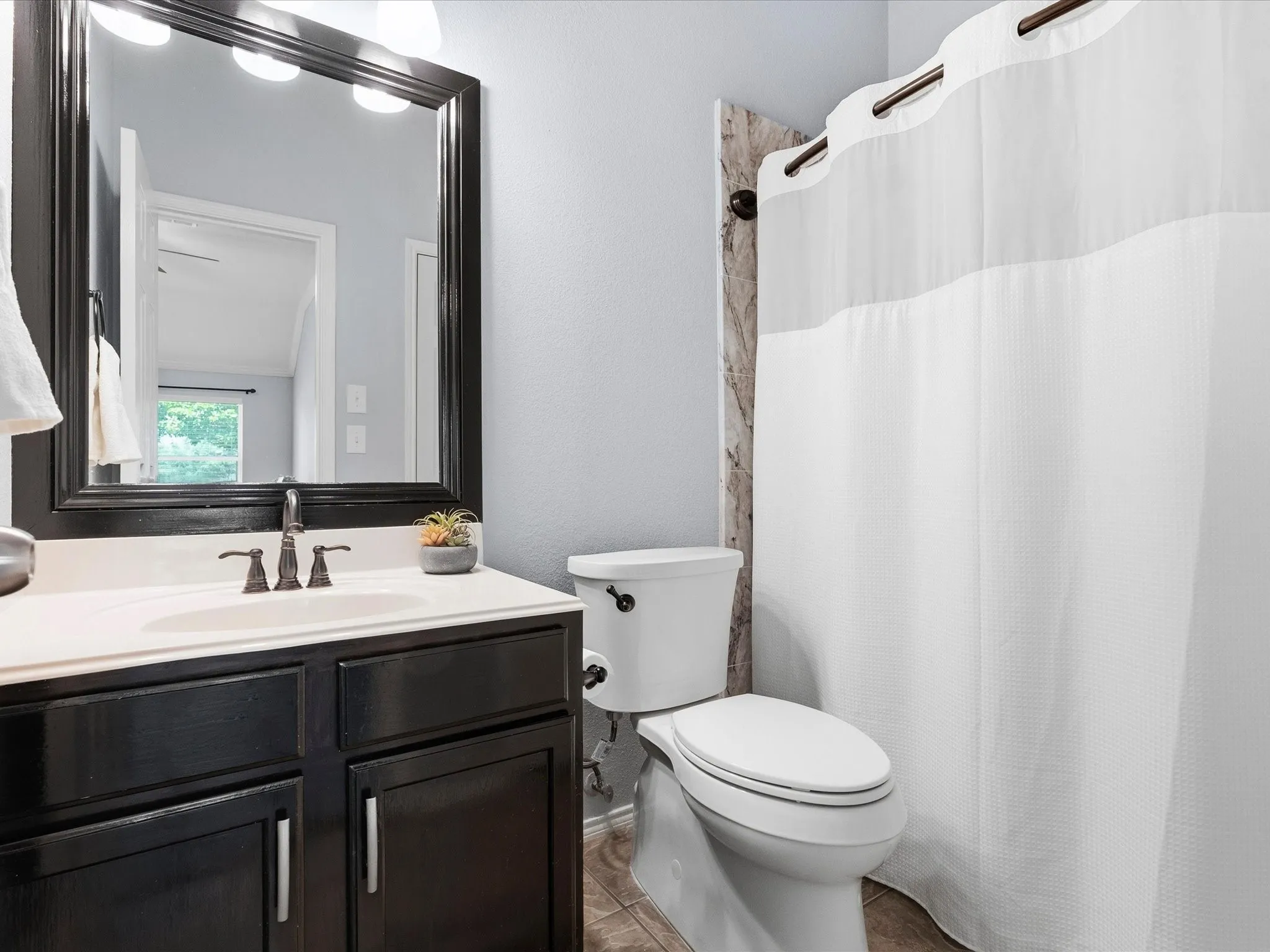 Single Family Residence For Sale in Tarrant County , 5845 Lamb Creek Drive, Fort Worth, Texas 76179, 4 Bedroom, 2 Bathroom, 2 Garage spaces, 2,487 Sqft, built in 2005, mls#21338931, Real Estate Agent in Fort Worth, Homes For Sale in Tarrant county, Homes For Sale in Fort Worth, Realtor in Fort Worth Texas, Real Estate Brokerage Independent Realty Texas, Luminita Cordes Realtor