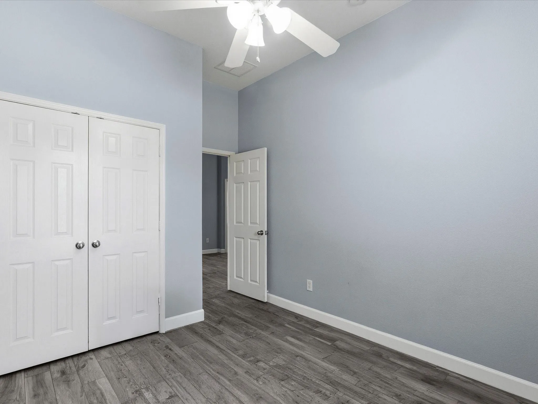 Single Family Residence For Sale in Tarrant County , 5845 Lamb Creek Drive, Fort Worth, Texas 76179, 4 Bedroom, 2 Bathroom, 2 Garage spaces, 2,487 Sqft, built in 2005, mls#21338931, Real Estate Agent in Fort Worth, Homes For Sale in Tarrant county, Homes For Sale in Fort Worth, Realtor in Fort Worth Texas, Real Estate Brokerage Independent Realty Texas, Luminita Cordes Realtor
