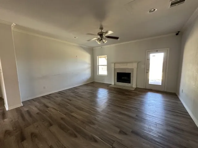 Single Family Residence For Sale in Ellis County , 104 Dovehill Circle, Red Oak, Texas 75154, 4 Bedroom, 3 Bathroom, 2 Garage spaces, 2,842 Sqft, built in 2005, mls#21339351, Real Estate Agent in Red Oak, Homes For Sale in Ellis county, Homes For Sale in Red Oak, Realtor in Red Oak Texas, Real Estate Brokerage Independent Realty Texas, Luminita Cordes Realtor
