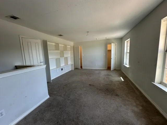 Single Family Residence For Sale in Ellis County , 104 Dovehill Circle, Red Oak, Texas 75154, 4 Bedroom, 3 Bathroom, 2 Garage spaces, 2,842 Sqft, built in 2005, mls#21339351, Real Estate Agent in Red Oak, Homes For Sale in Ellis county, Homes For Sale in Red Oak, Realtor in Red Oak Texas, Real Estate Brokerage Independent Realty Texas, Luminita Cordes Realtor