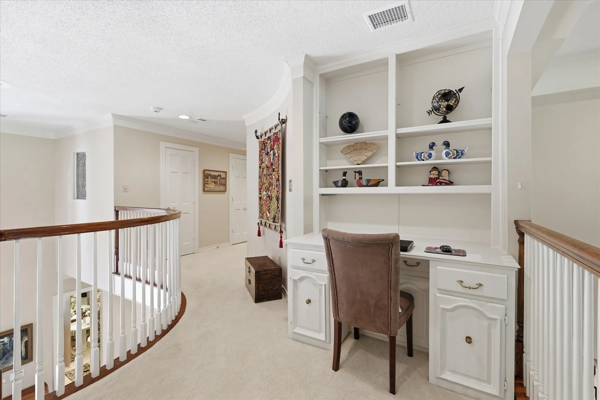 Single Family Residence For Sale in Dallas County , 5909 Club Hill Place, Dallas, Texas 75248, 3 Bedroom, 4 Bathroom, 2 Garage spaces, 4,015 Sqft, built in 1985, mls#21337807, Real Estate Agent in Dallas, Homes For Sale in Dallas county, Homes For Sale in Dallas, Realtor in Dallas Texas, Real Estate Brokerage Independent Realty Texas, Luminita Cordes Realtor