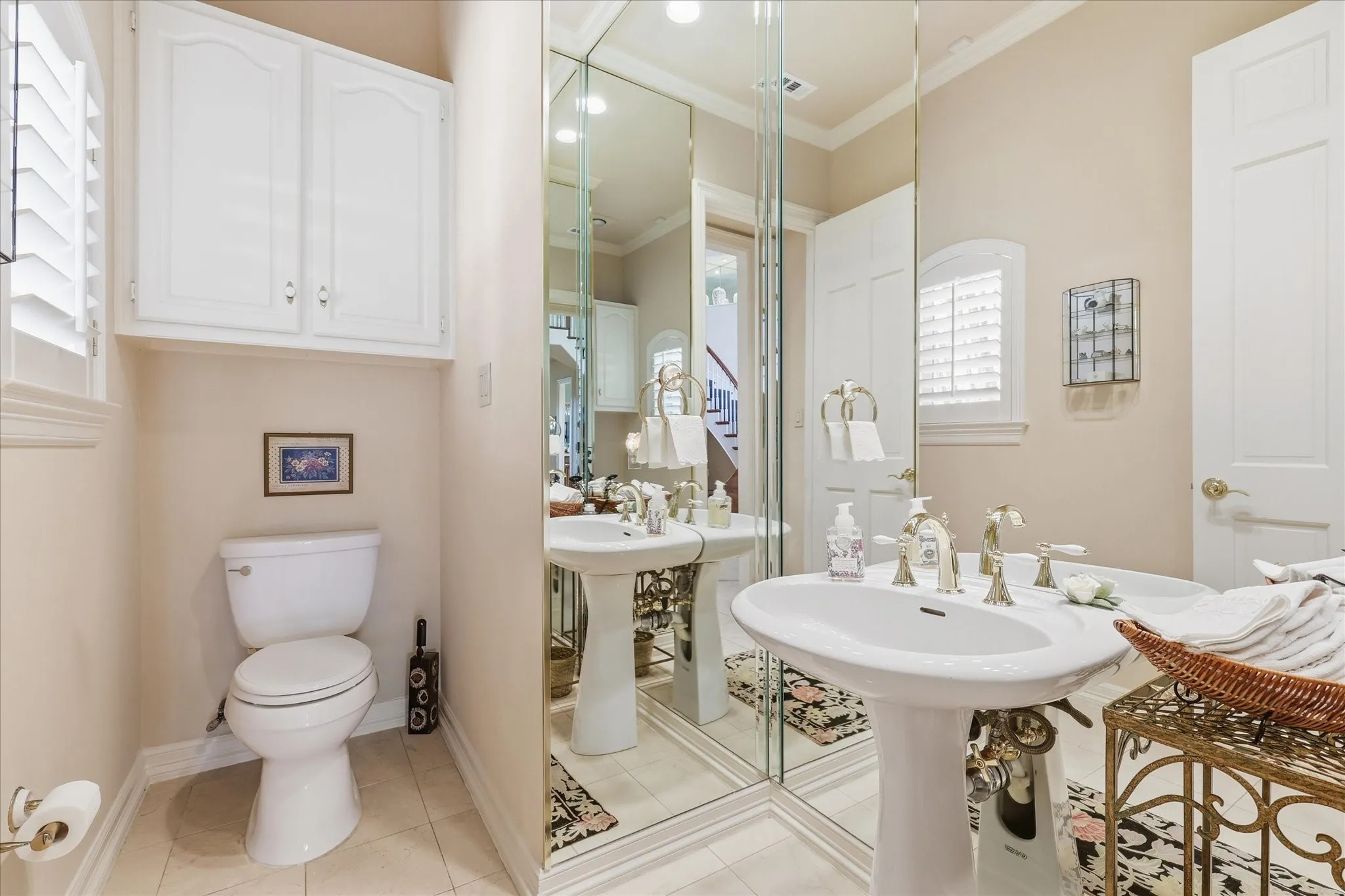 Single Family Residence For Sale in Dallas County , 5909 Club Hill Place, Dallas, Texas 75248, 3 Bedroom, 4 Bathroom, 2 Garage spaces, 4,015 Sqft, built in 1985, mls#21337807, Real Estate Agent in Dallas, Homes For Sale in Dallas county, Homes For Sale in Dallas, Realtor in Dallas Texas, Real Estate Brokerage Independent Realty Texas, Luminita Cordes Realtor