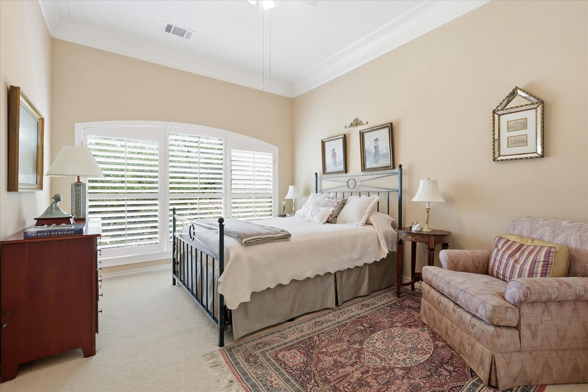 Single Family Residence For Sale in Dallas County , 5909 Club Hill Place, Dallas, Texas 75248, 3 Bedroom, 4 Bathroom, 2 Garage spaces, 4,015 Sqft, built in 1985, mls#21337807, Real Estate Agent in Dallas, Homes For Sale in Dallas county, Homes For Sale in Dallas, Realtor in Dallas Texas, Real Estate Brokerage Independent Realty Texas, Luminita Cordes Realtor