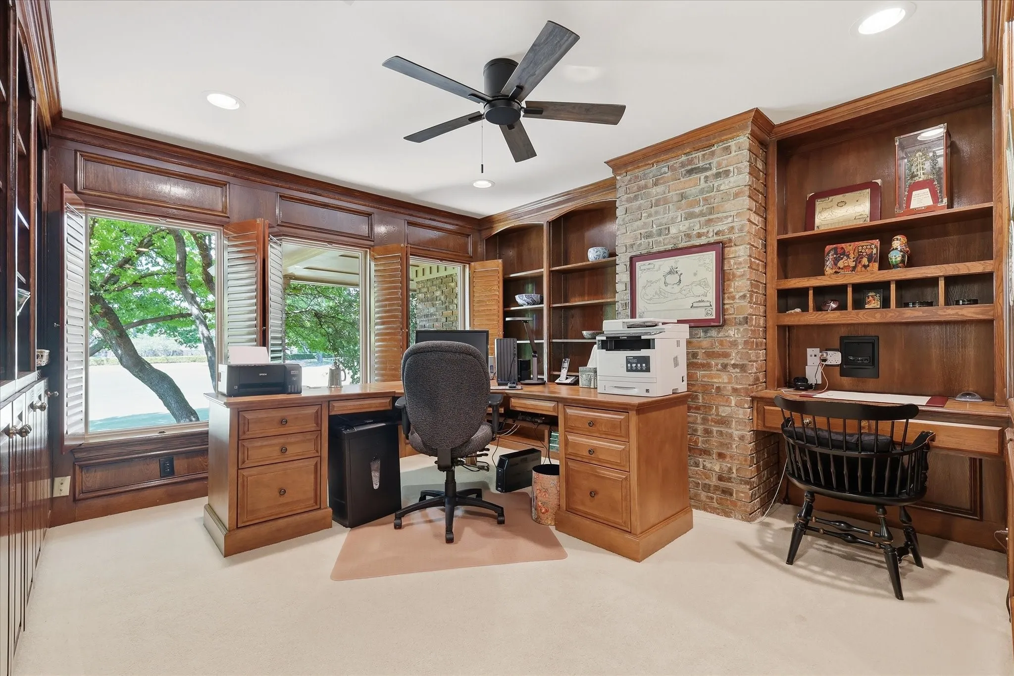 Single Family Residence For Sale in Dallas County , 5909 Club Hill Place, Dallas, Texas 75248, 3 Bedroom, 4 Bathroom, 2 Garage spaces, 4,015 Sqft, built in 1985, mls#21337807, Real Estate Agent in Dallas, Homes For Sale in Dallas county, Homes For Sale in Dallas, Realtor in Dallas Texas, Real Estate Brokerage Independent Realty Texas, Luminita Cordes Realtor