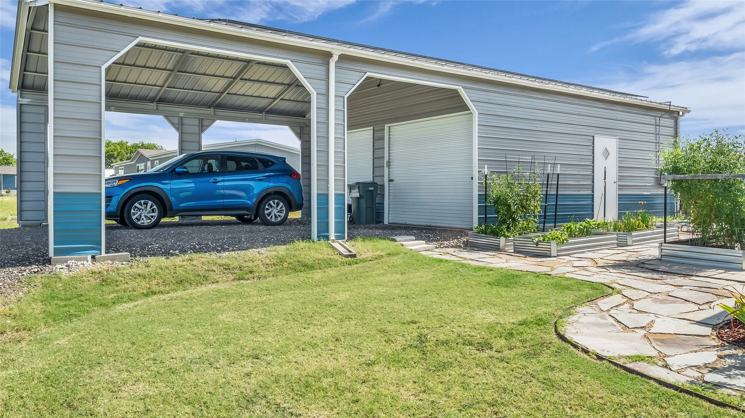 Manufactured Home For Sale in Grayson County , 1113 Caroline Court, Howe, Texas 75459, 3 Bedroom, 2 Bathroom, 2 Garage spaces, 1,628 Sqft, built in 2023, mls#21335469, Real Estate Agent in Howe, Homes For Sale in Grayson county, Homes For Sale in Howe, Realtor in Howe Texas, Real Estate Brokerage Independent Realty Texas, Luminita Cordes Realtor