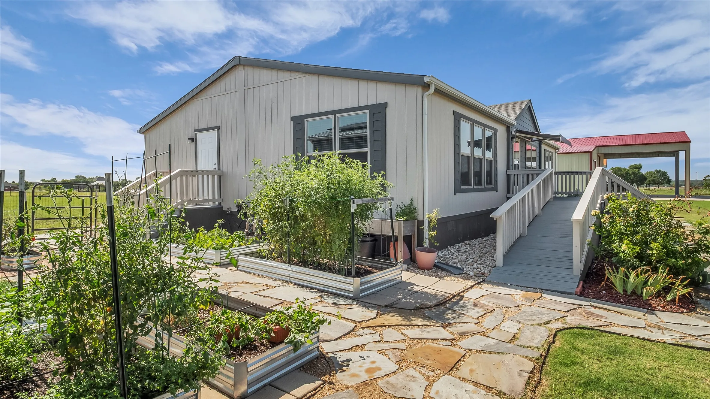 Manufactured Home For Sale in Grayson County , 1113 Caroline Court, Howe, Texas 75459, 3 Bedroom, 2 Bathroom, 2 Garage spaces, 1,628 Sqft, built in 2023, mls#21335469, Real Estate Agent in Howe, Homes For Sale in Grayson county, Homes For Sale in Howe, Realtor in Howe Texas, Real Estate Brokerage Independent Realty Texas, Luminita Cordes Realtor