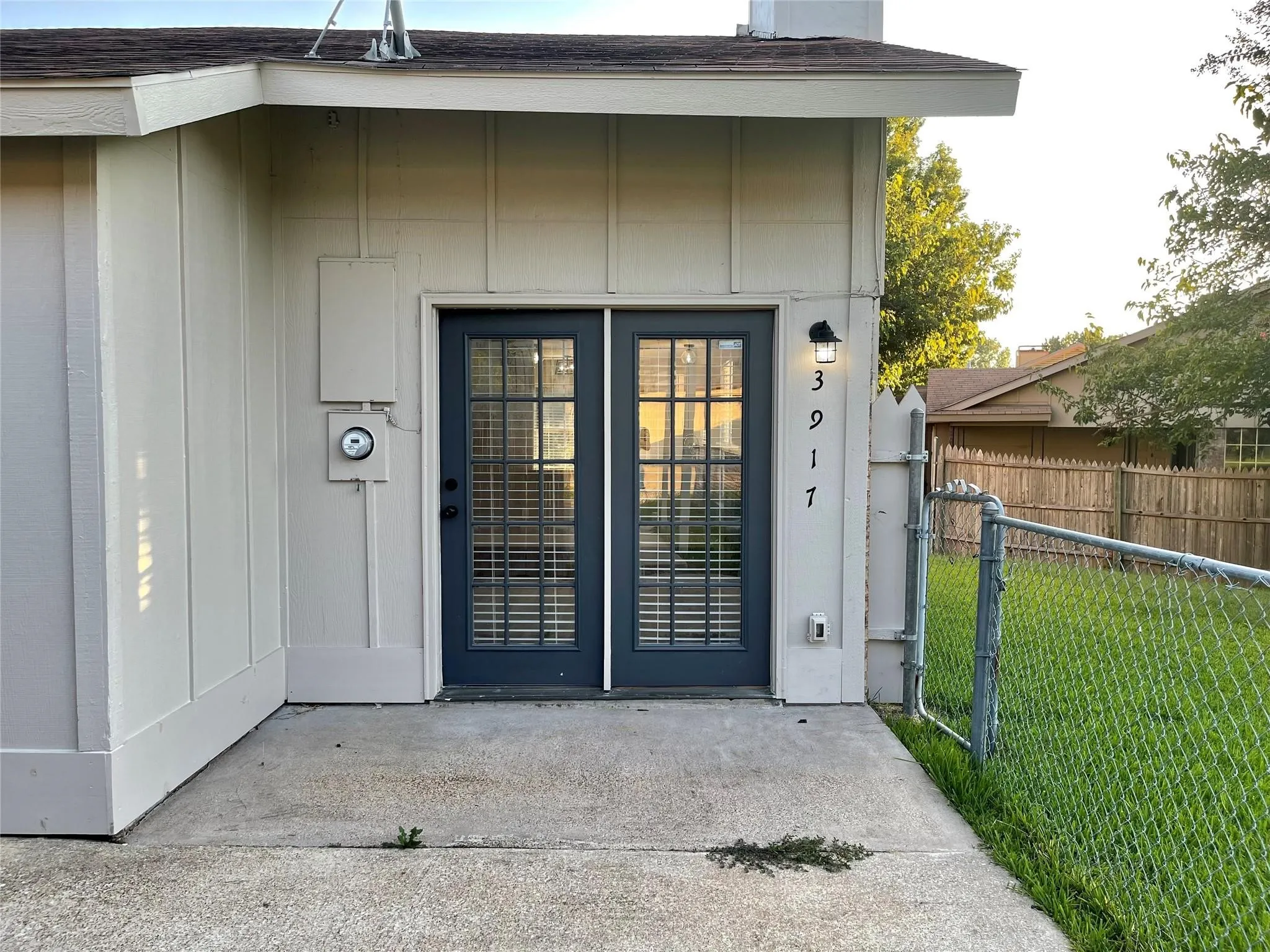 Single Family Residence For Sale in Dallas County , 3917 Queens Court, Garland, Texas 75043, 2 Bedroom, 1 Bathroom, Garage spaces, 992 Sqft, built in 1984, mls#21336001, Real Estate Agent in Garland, Homes For Sale in Dallas county, Homes For Sale in Garland, Realtor in Garland Texas, Real Estate Brokerage Independent Realty Texas, Luminita Cordes Realtor