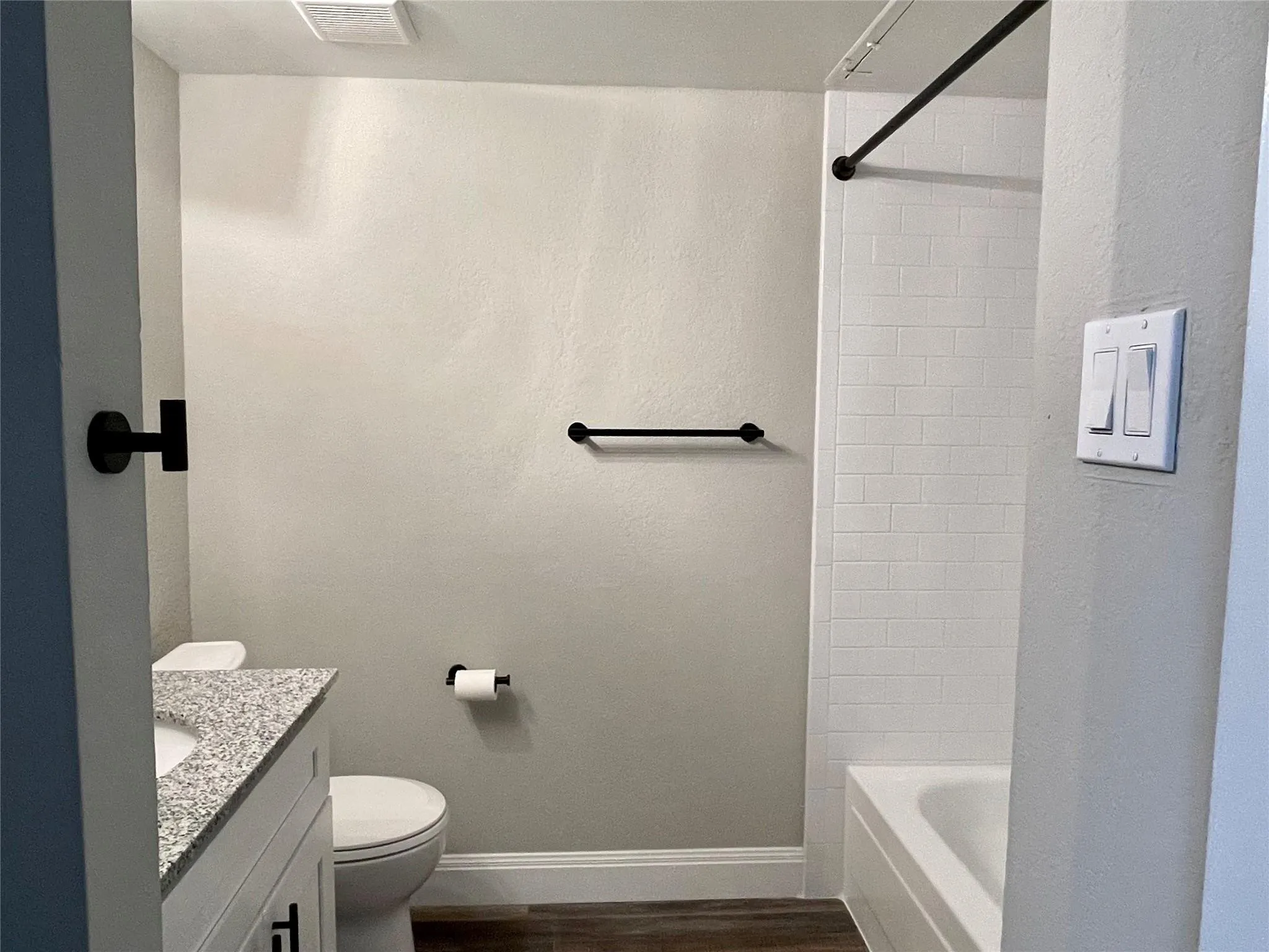 Single Family Residence For Sale in Dallas County , 3917 Queens Court, Garland, Texas 75043, 2 Bedroom, 1 Bathroom, Garage spaces, 992 Sqft, built in 1984, mls#21336001, Real Estate Agent in Garland, Homes For Sale in Dallas county, Homes For Sale in Garland, Realtor in Garland Texas, Real Estate Brokerage Independent Realty Texas, Luminita Cordes Realtor