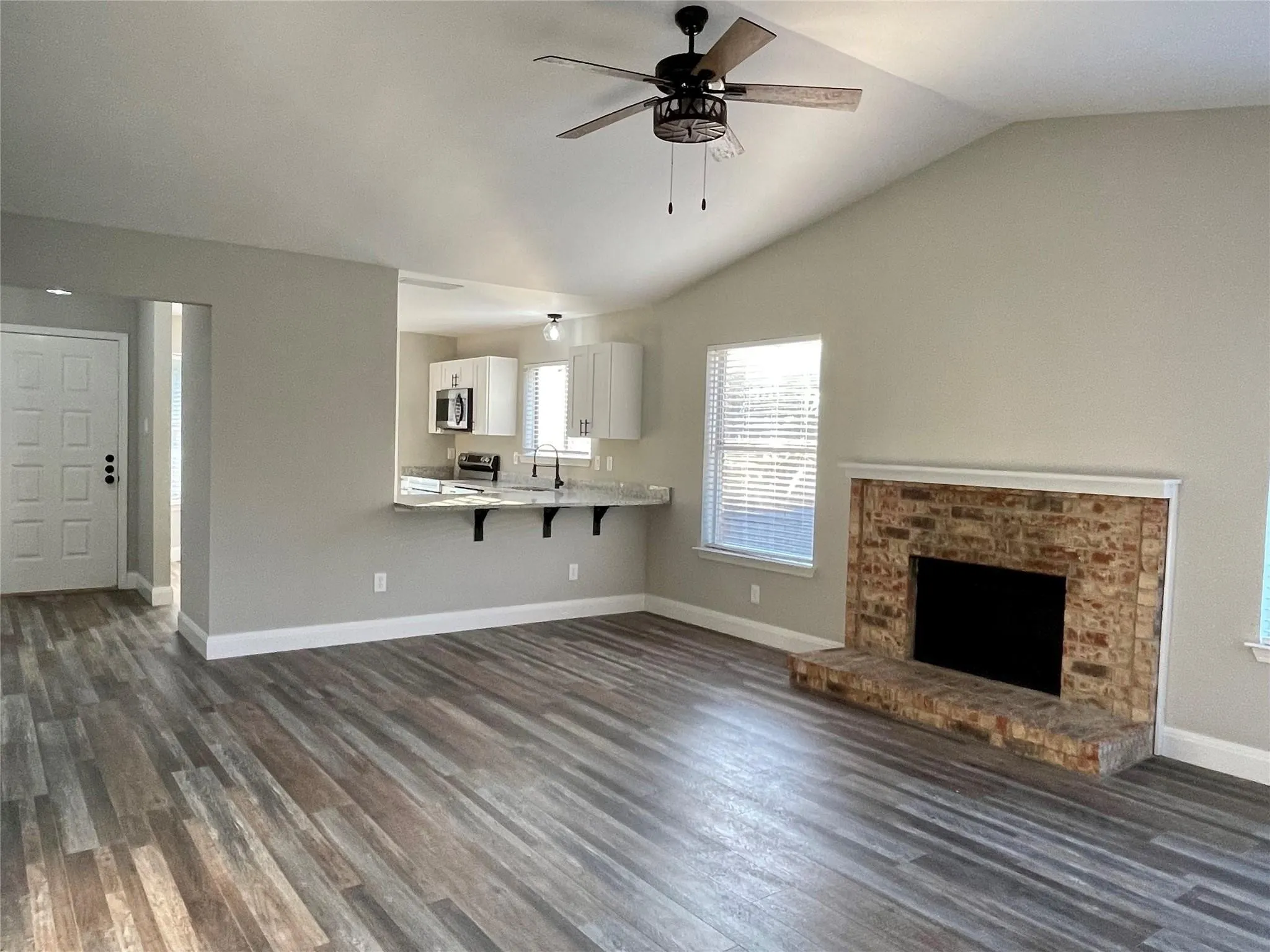 Single Family Residence For Sale in Dallas County , 3917 Queens Court, Garland, Texas 75043, 2 Bedroom, 1 Bathroom, Garage spaces, 992 Sqft, built in 1984, mls#21336001, Real Estate Agent in Garland, Homes For Sale in Dallas county, Homes For Sale in Garland, Realtor in Garland Texas, Real Estate Brokerage Independent Realty Texas, Luminita Cordes Realtor