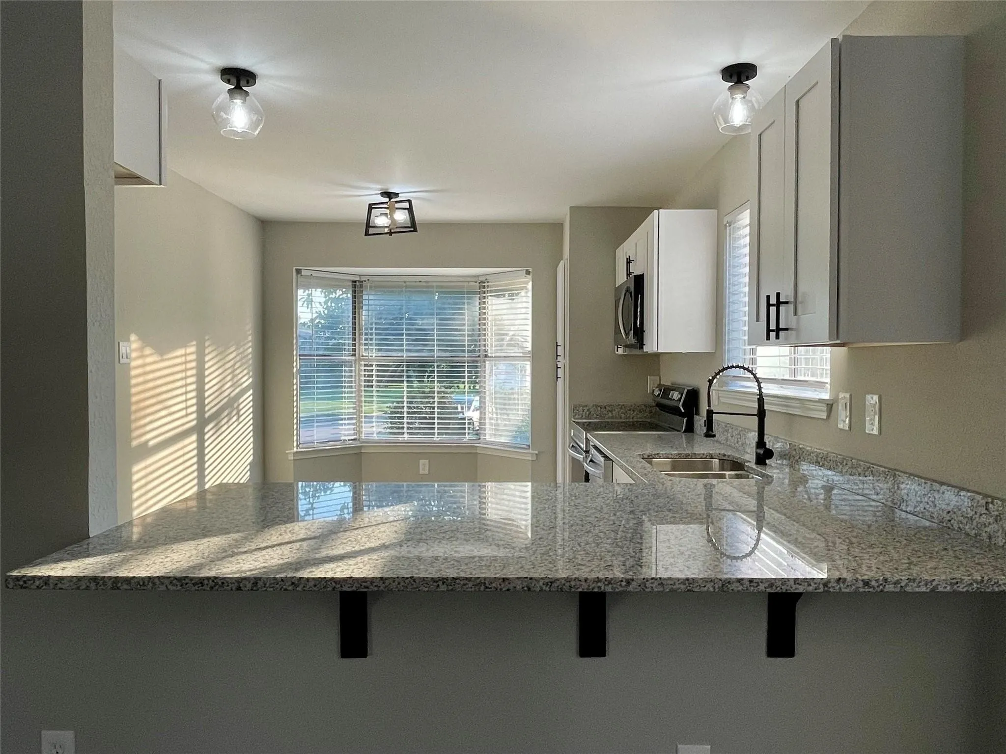 Single Family Residence For Sale in Dallas County , 3917 Queens Court, Garland, Texas 75043, 2 Bedroom, 1 Bathroom, Garage spaces, 992 Sqft, built in 1984, mls#21336001, Real Estate Agent in Garland, Homes For Sale in Dallas county, Homes For Sale in Garland, Realtor in Garland Texas, Real Estate Brokerage Independent Realty Texas, Luminita Cordes Realtor