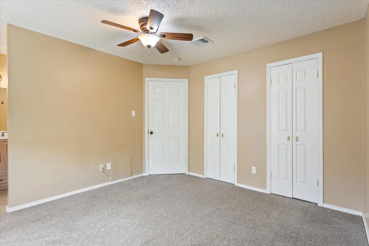 Condominium For Sale in Mc Lennan County , 1325 Speight Avenue, Waco, Texas 76706, 2 Bedrooms, 3 Bathrooms, Garage spaces, 1,143 Sqft, built in 1984, Price $145,000, mls#21336766, Real Estate Agent in Waco, Homes For Sale in Mc Lennan county, Homes For Sale in Waco, Realtor in Waco Texas, Real Estate Brokerage Independent Realty Texas, Luminita Cordes Realtor