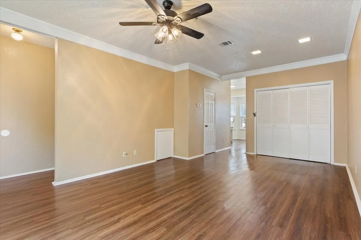 Condominium For Sale in Mc Lennan County , 1325 Speight Avenue, Waco, Texas 76706, 2 Bedrooms, 3 Bathrooms, Garage spaces, 1,143 Sqft, built in 1984, Price $145,000, mls#21336766, Real Estate Agent in Waco, Homes For Sale in Mc Lennan county, Homes For Sale in Waco, Realtor in Waco Texas, Real Estate Brokerage Independent Realty Texas, Luminita Cordes Realtor