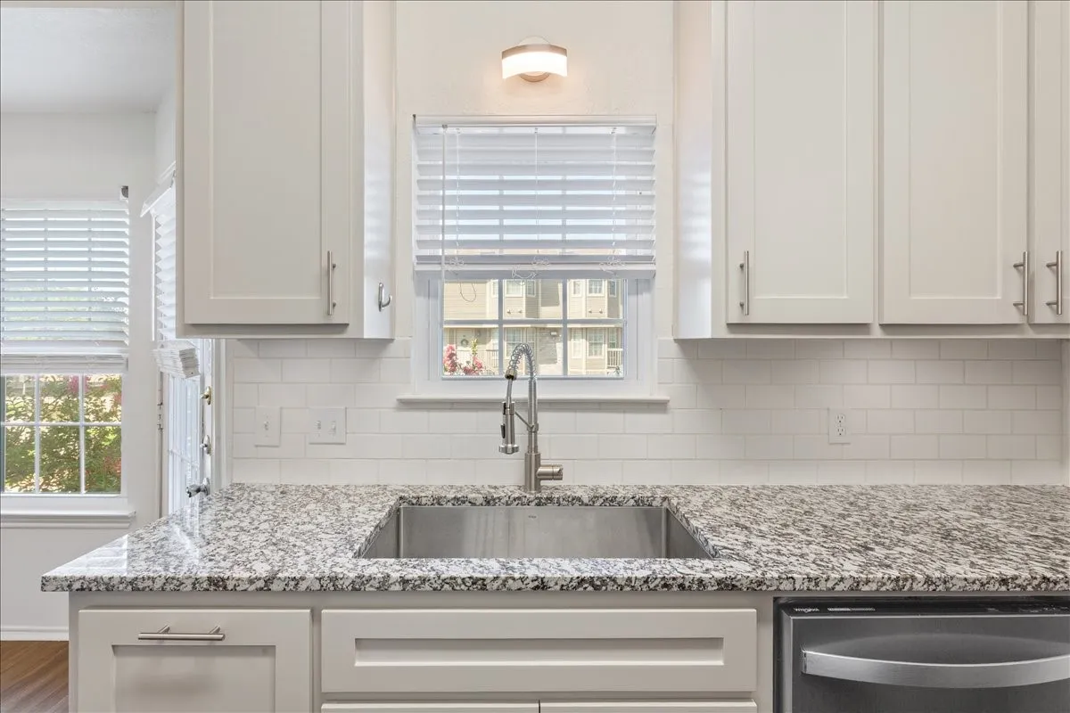 Condominium For Sale in Mc Lennan County , 1325 Speight Avenue, Waco, Texas 76706, 2 Bedrooms, 3 Bathrooms, Garage spaces, 1,143 Sqft, built in 1984, Price $145,000, mls#21336766, Real Estate Agent in Waco, Homes For Sale in Mc Lennan county, Homes For Sale in Waco, Realtor in Waco Texas, Real Estate Brokerage Independent Realty Texas, Luminita Cordes Realtor