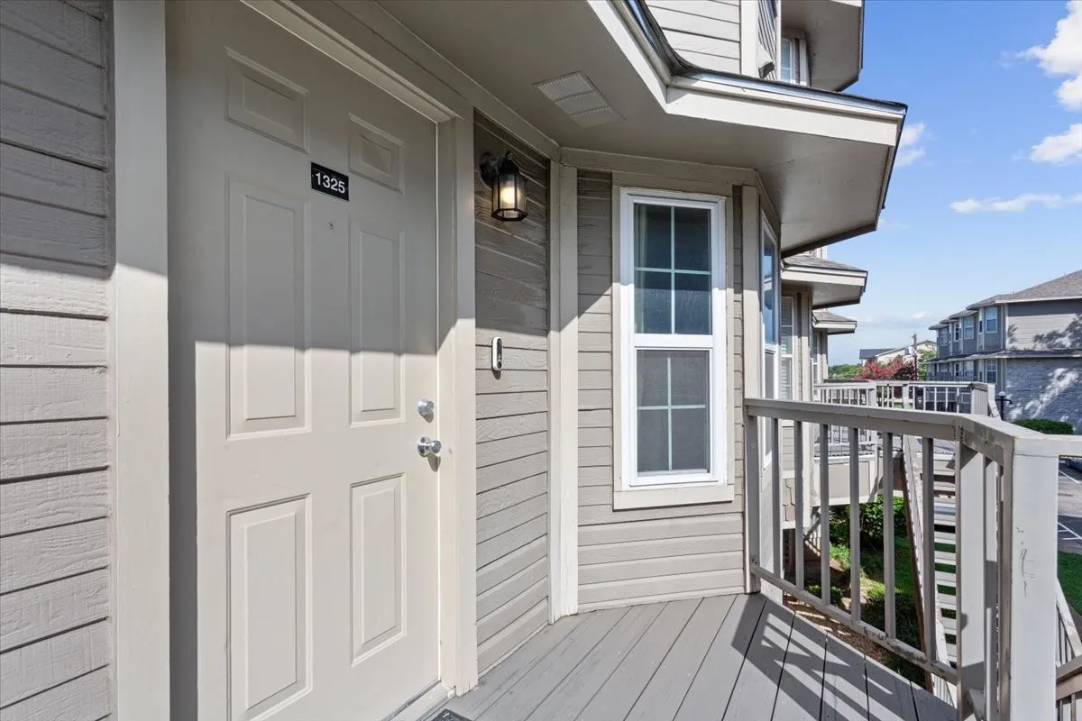 Condominium For Sale in Mc Lennan County , 1325 Speight Avenue, Waco, Texas 76706, 2 Bedrooms, 3 Bathrooms, Garage spaces, 1,143 Sqft, built in 1984, Price $145,000, mls#21336766, Real Estate Agent in Waco, Homes For Sale in Mc Lennan county, Homes For Sale in Waco, Realtor in Waco Texas, Real Estate Brokerage Independent Realty Texas, Luminita Cordes Realtor