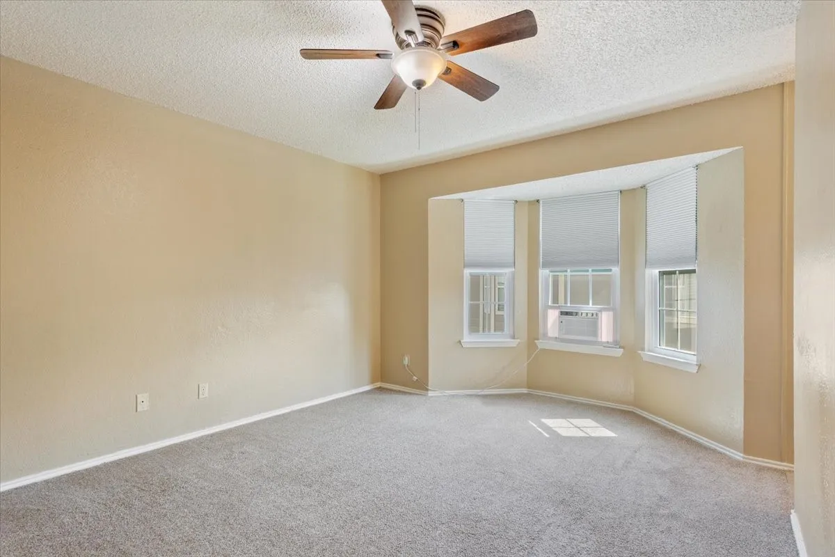 Condominium For Sale in Mc Lennan County , 1325 Speight Avenue, Waco, Texas 76706, 2 Bedrooms, 3 Bathrooms, Garage spaces, 1,143 Sqft, built in 1984, Price $145,000, mls#21336766, Real Estate Agent in Waco, Homes For Sale in Mc Lennan county, Homes For Sale in Waco, Realtor in Waco Texas, Real Estate Brokerage Independent Realty Texas, Luminita Cordes Realtor